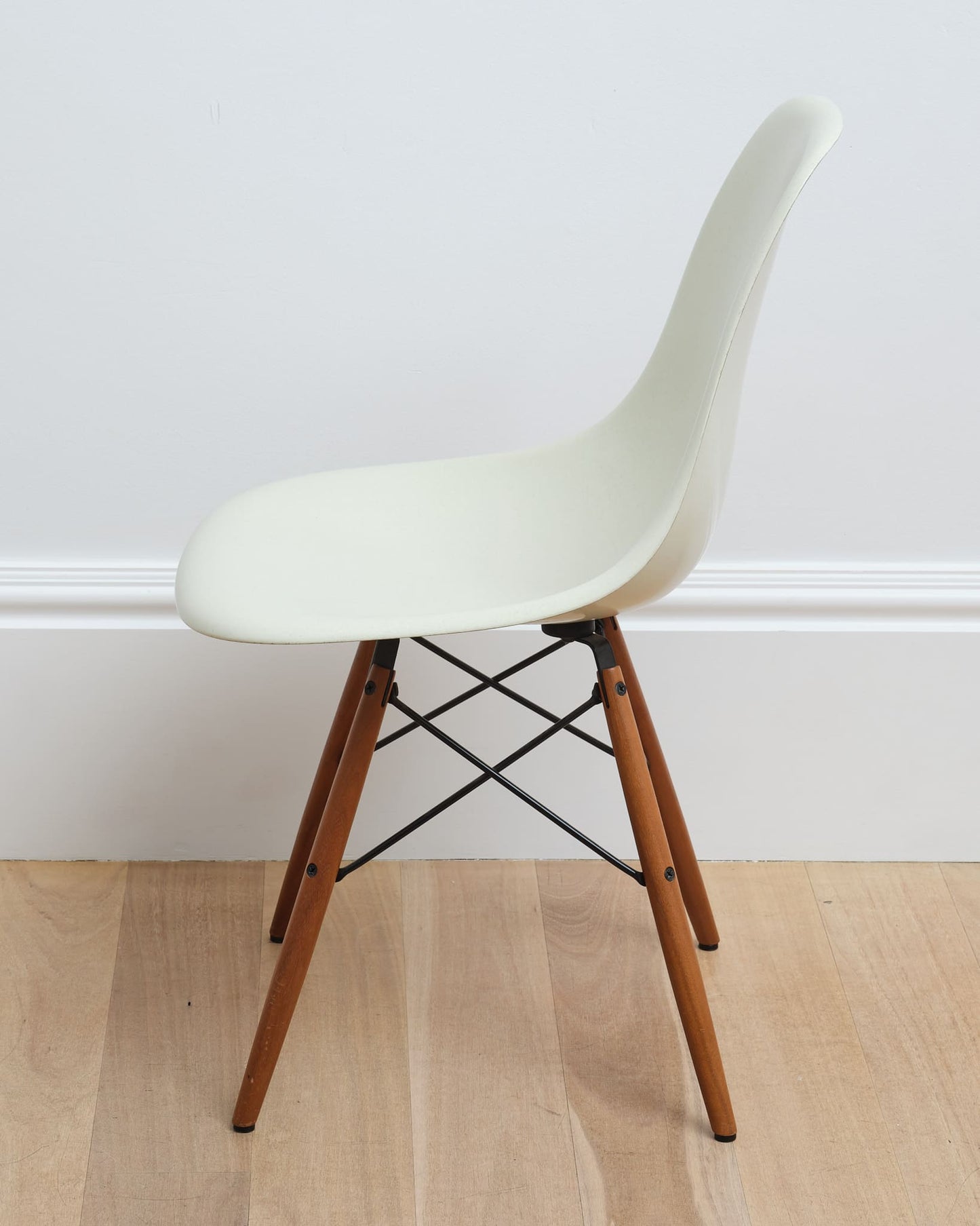 Eames Moulded Fibreglass Chair