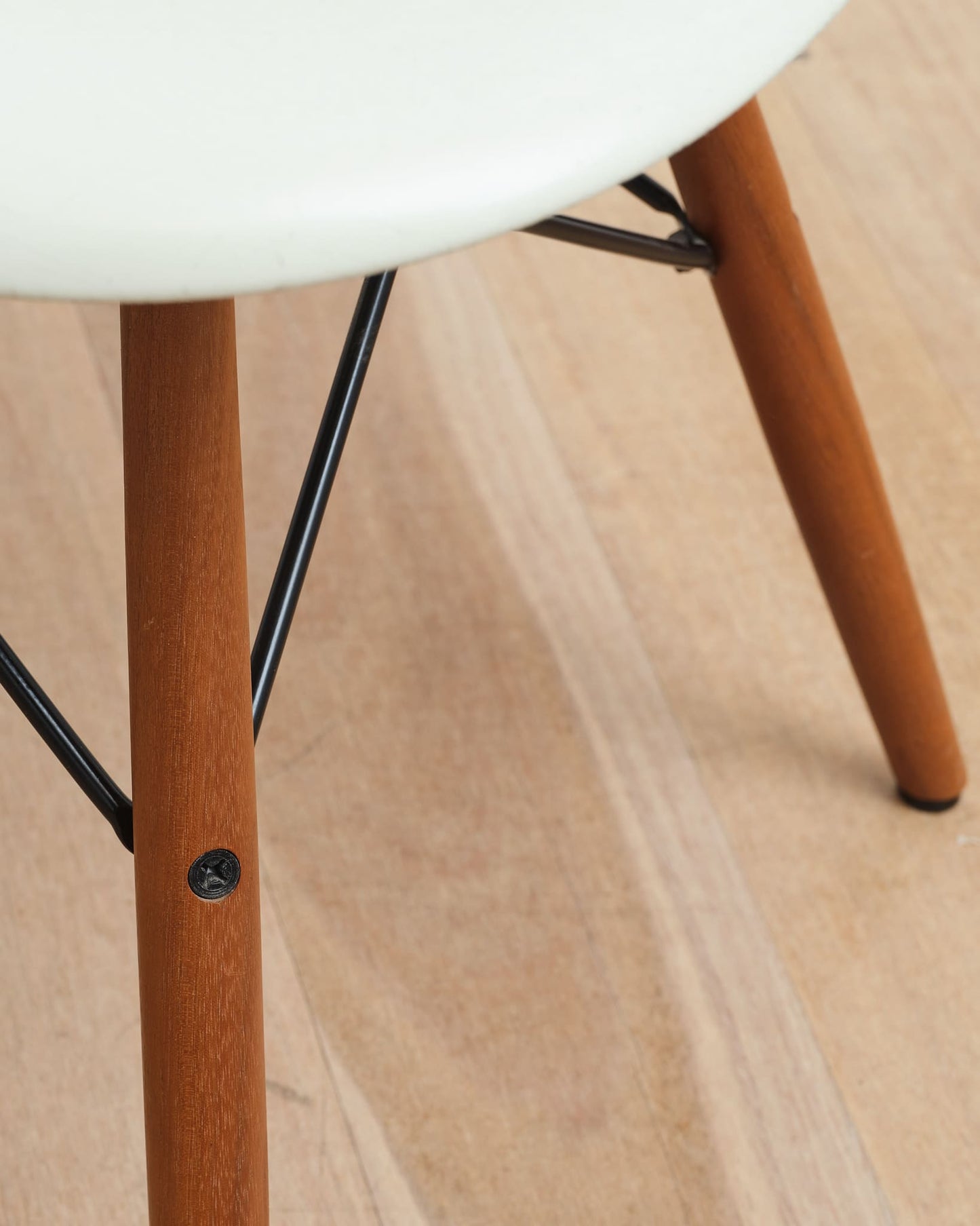 Eames Moulded Fibreglass Chair