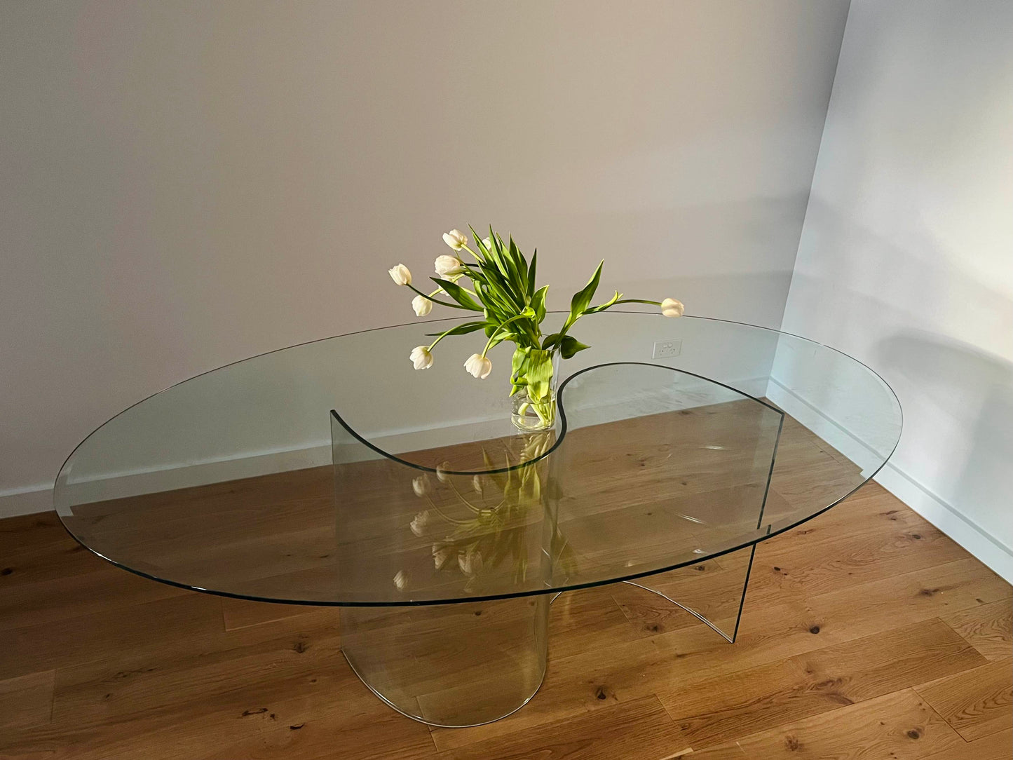 - Glass Wave Base Dining Table