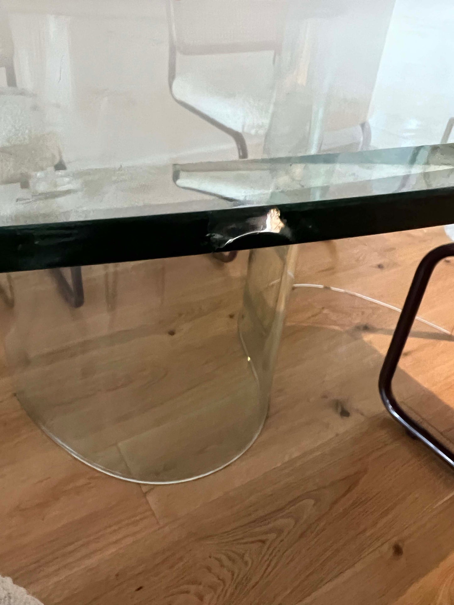 - Glass Wave Base Dining Table