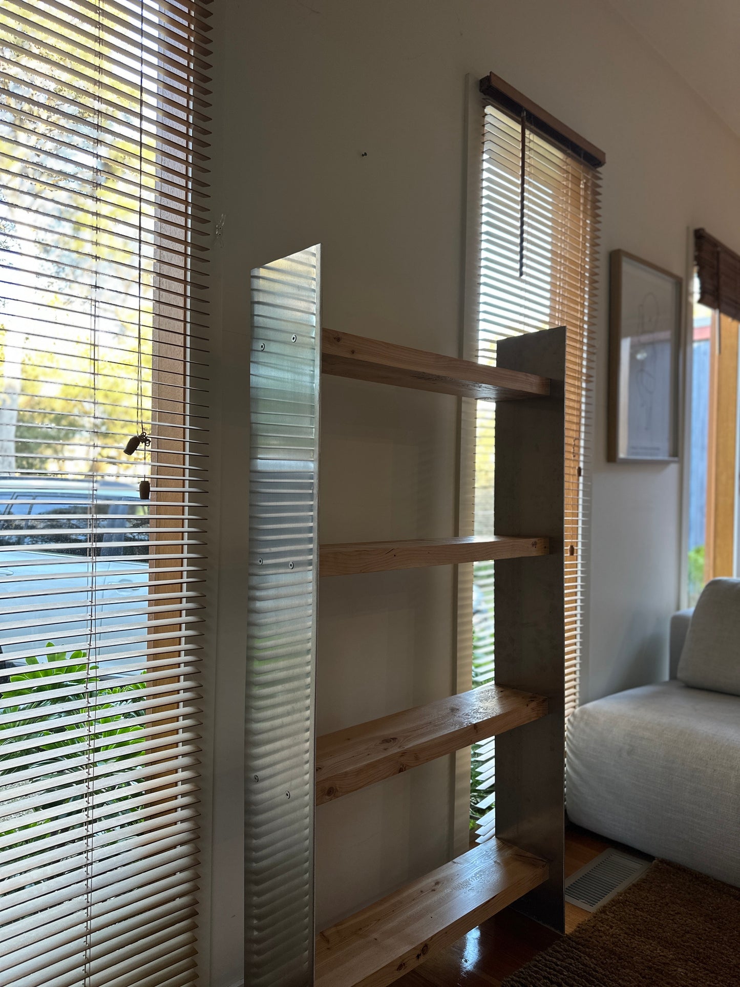 Aluminium + Oregon Shelf