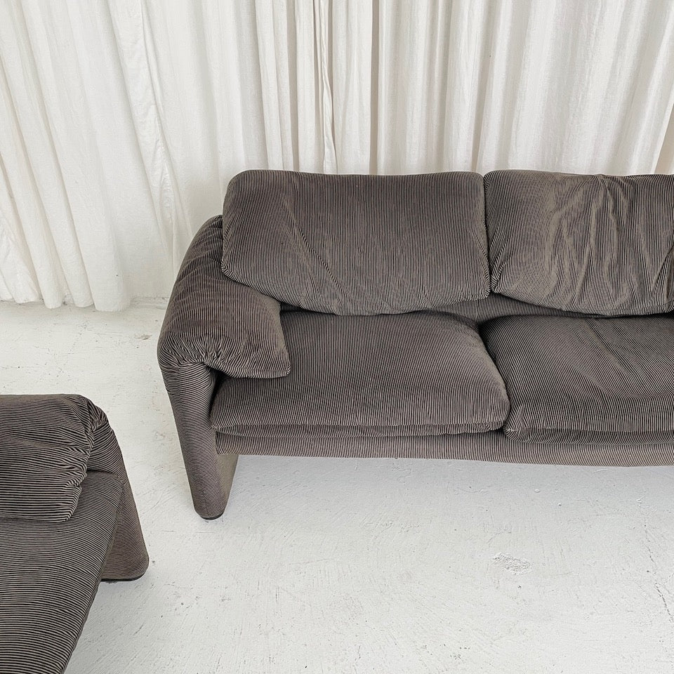 Set of Two Maralunga Sofas by Vico Magistretti for Cassina, Italy 1970s