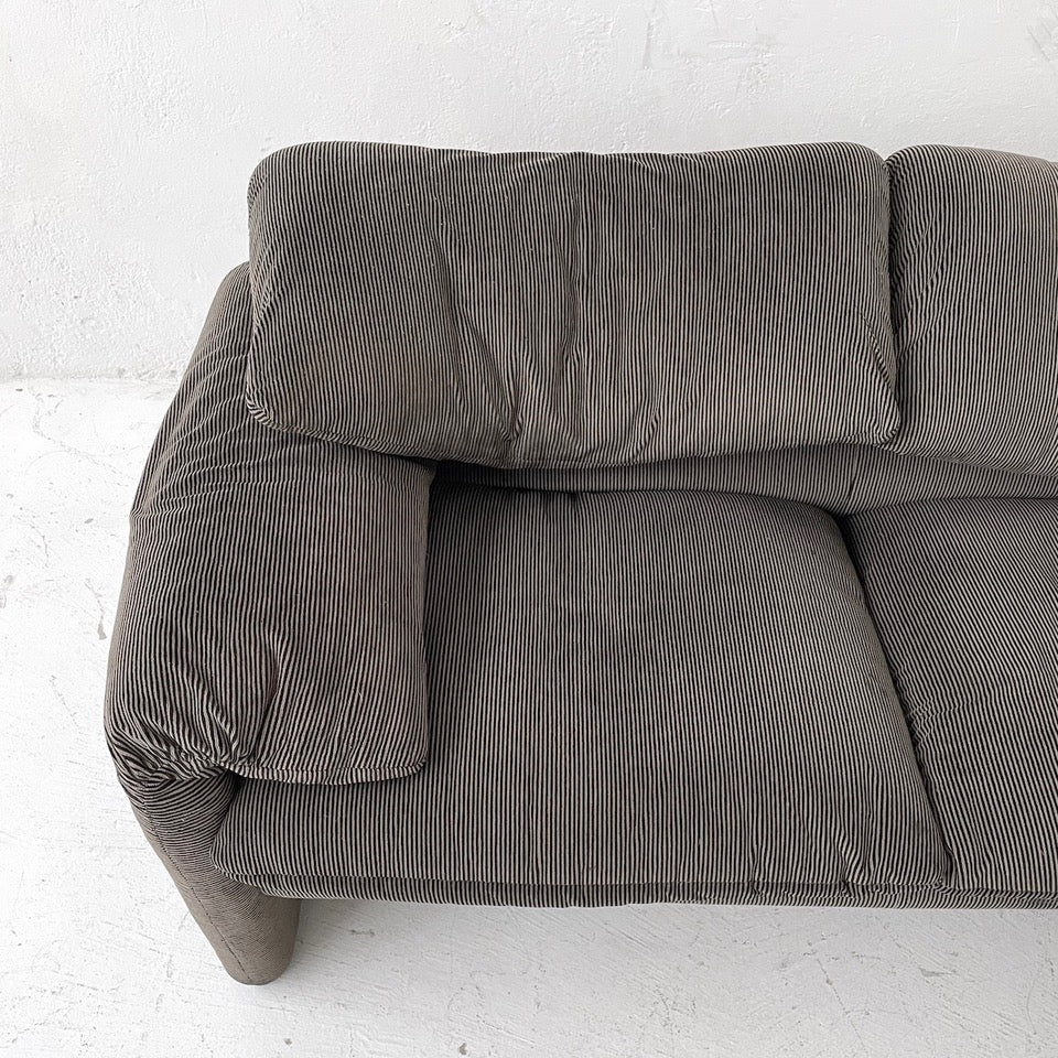 Set of Two Maralunga Sofas by Vico Magistretti for Cassina, Italy 1970s