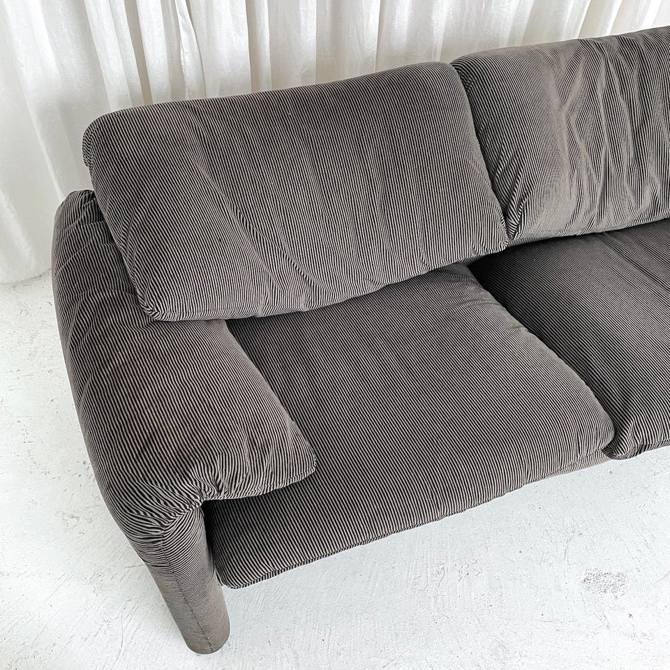 Set of Two Maralunga Sofas by Vico Magistretti for Cassina, Italy 1970s
