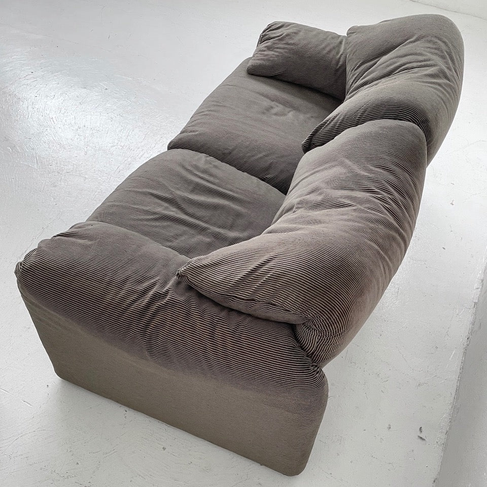 Set of Two Maralunga Sofas by Vico Magistretti for Cassina, Italy 1970s