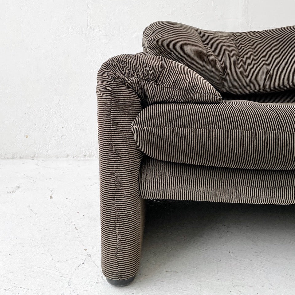 Set of Two Maralunga Sofas by Vico Magistretti for Cassina, Italy 1970s