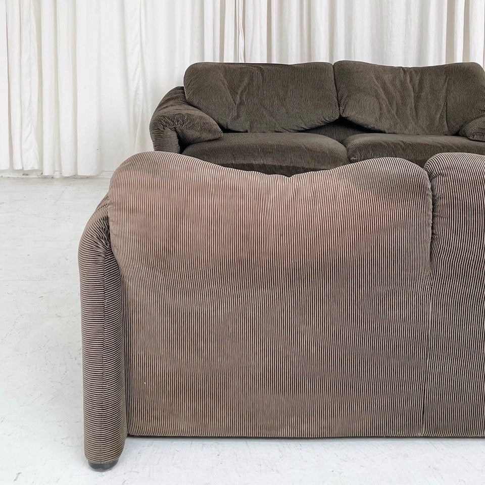 Set of Two Maralunga Sofas by Vico Magistretti for Cassina, Italy 1970s