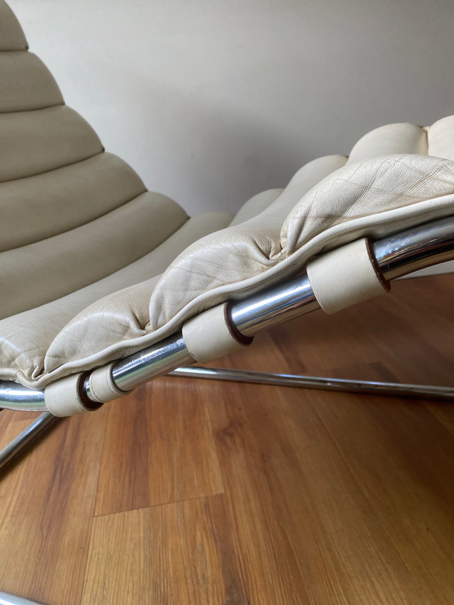 Knoll Mies Van Der Rohe Chaise Lounge