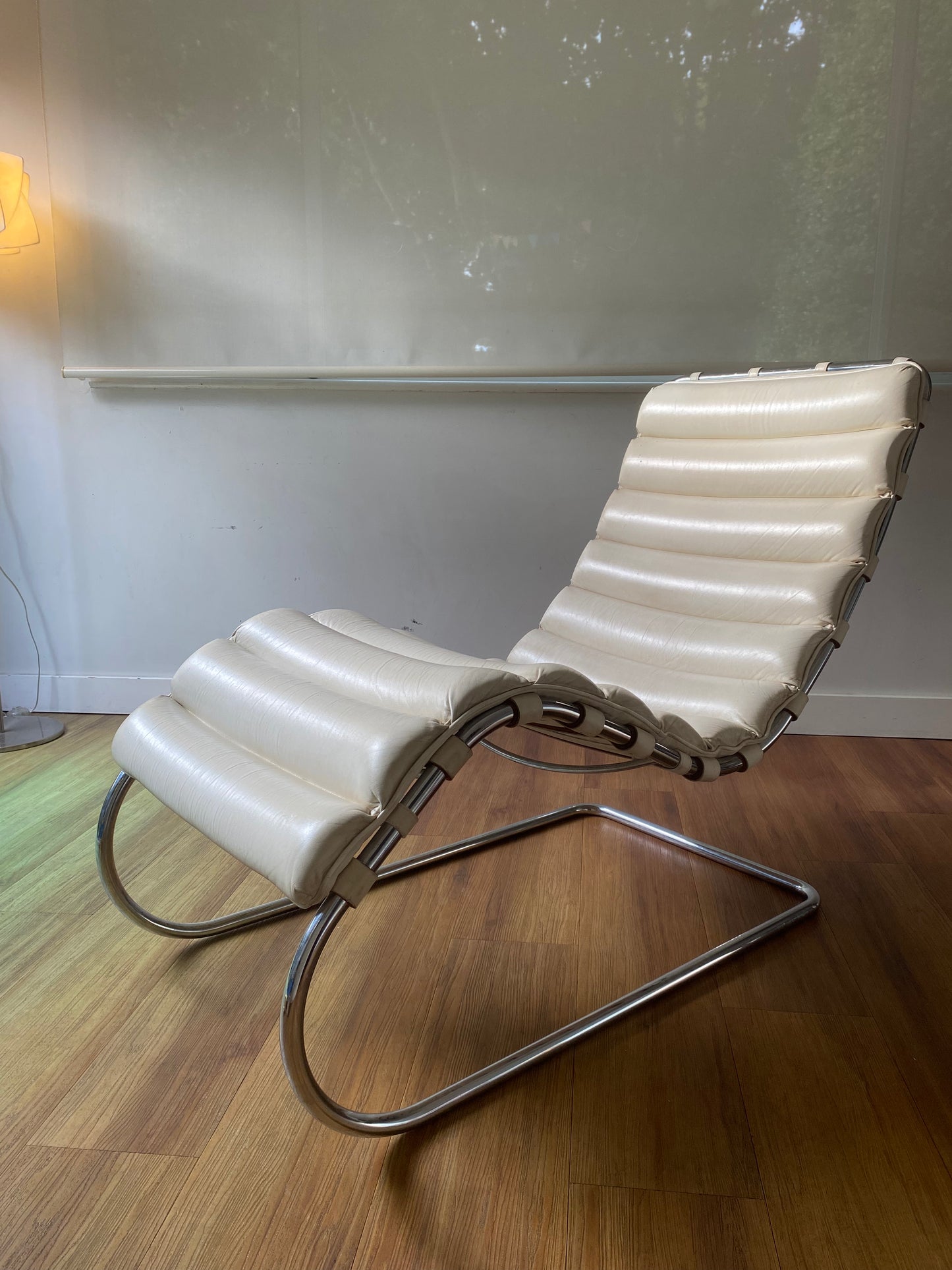Knoll Mies Van Der Rohe Chaise Lounge