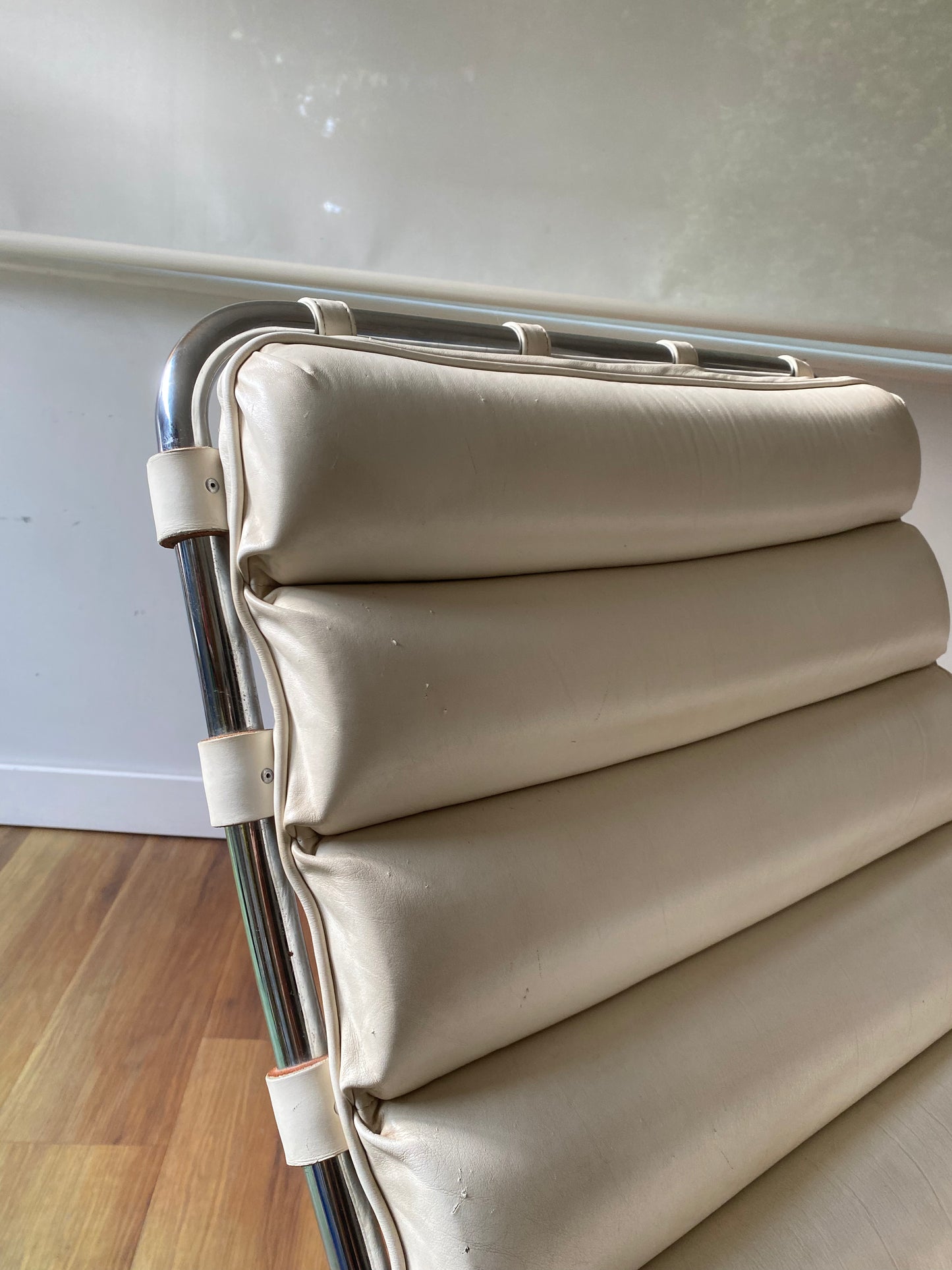 Knoll Mies Van Der Rohe Chaise Lounge