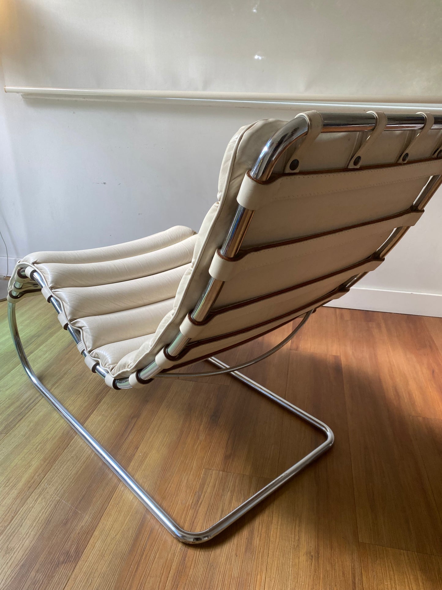 Knoll Mies Van Der Rohe Chaise Lounge