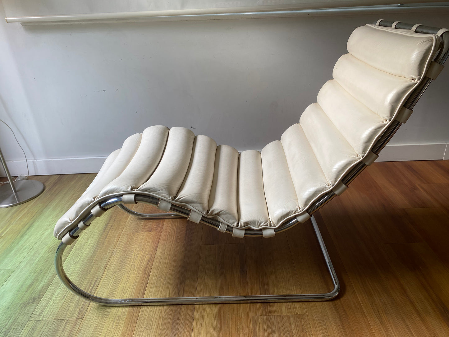 Knoll Mies Van Der Rohe Chaise Lounge