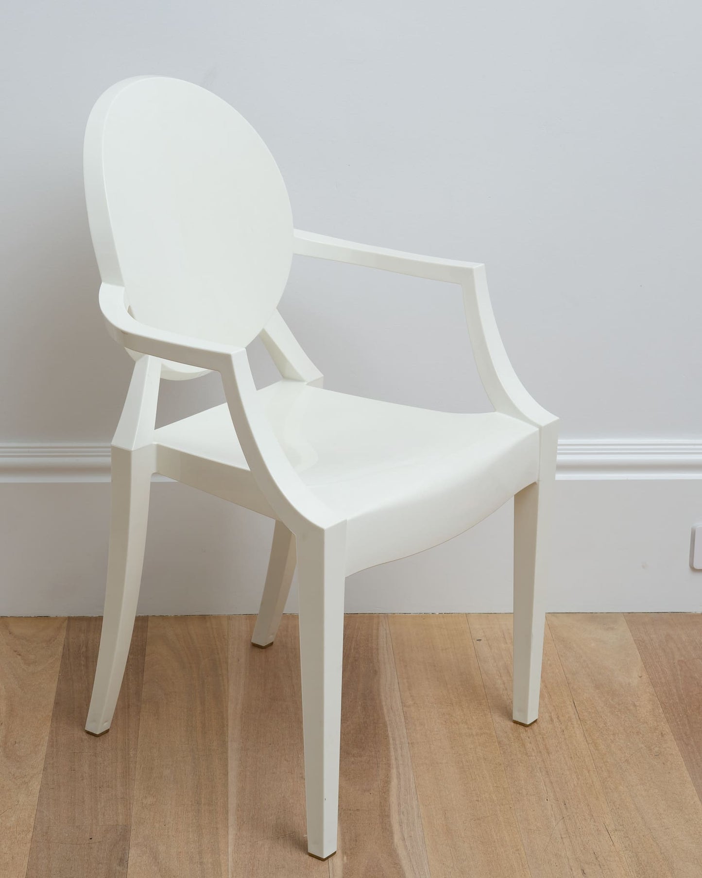 Kartell Louis Ghost Chair - Philippe Starck