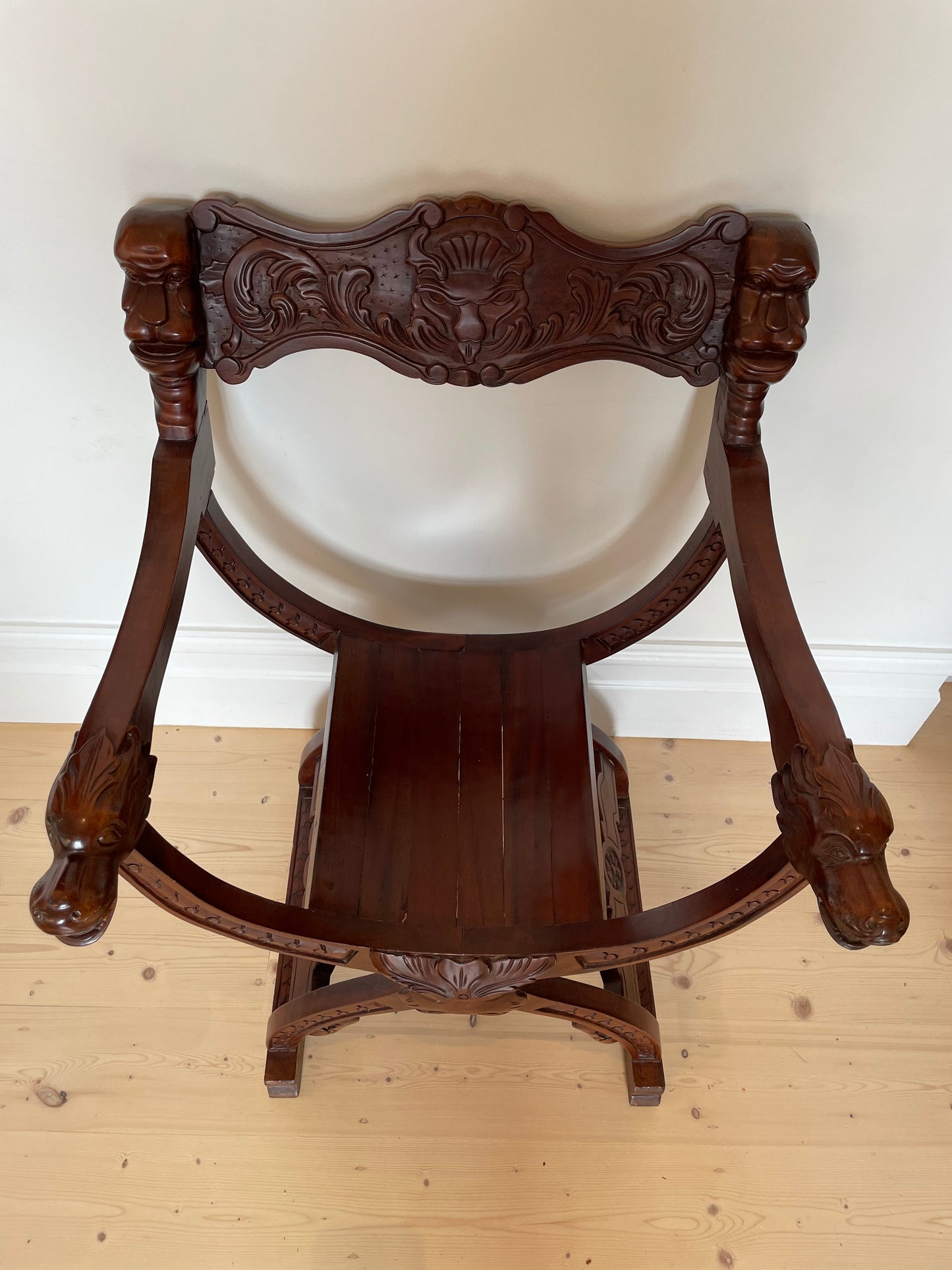 Curved Walnut Italian Savonarola Chair