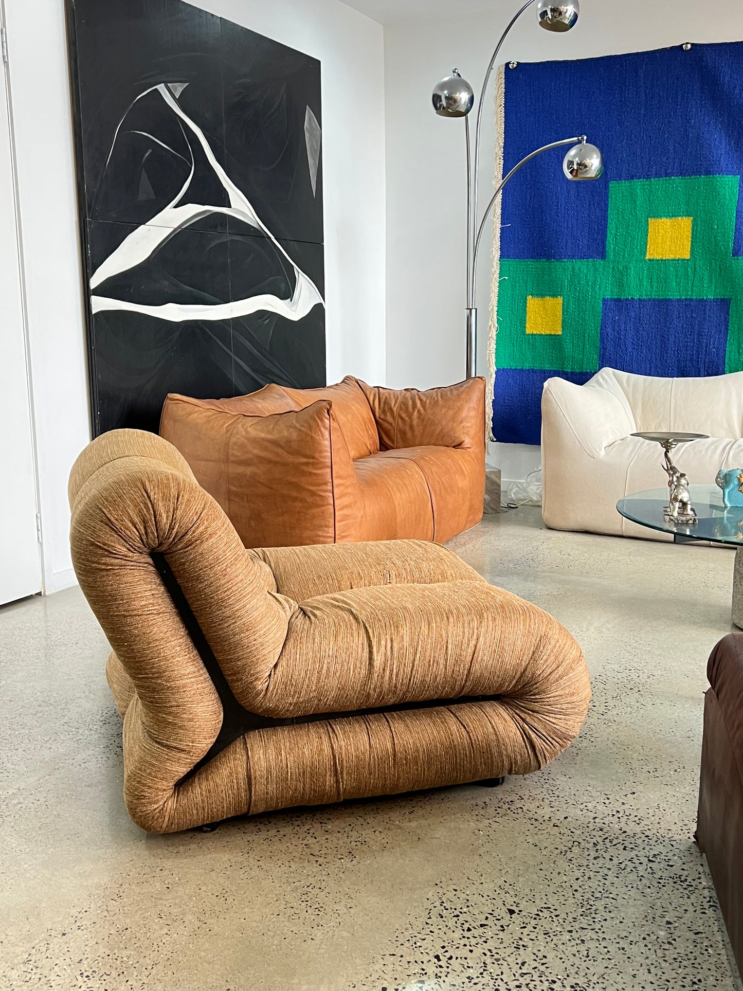 - Claudio Vagnoni for 1P, 'Pagru' Lounge Chair in Original Brow Fabric, 1960s
