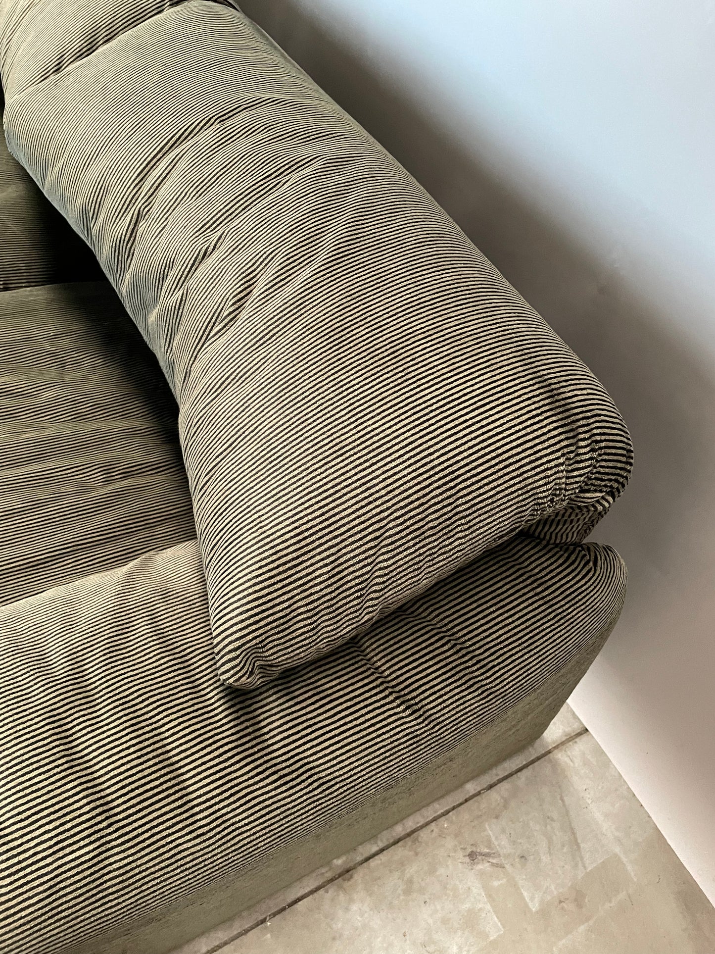 - Original Maralunga 2.5 Seater Sofa by Magistretti for Cassina