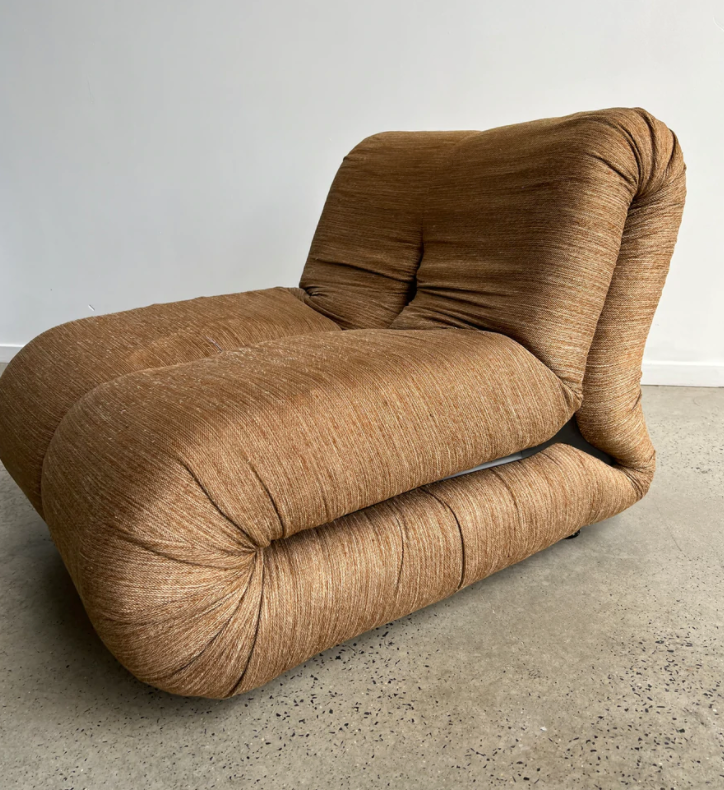 - Claudio Vagnoni for 1P, 'Pagru' Lounge Chair in Original Brow Fabric, 1960s