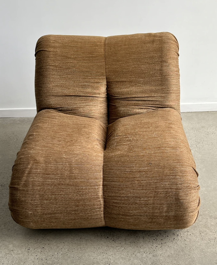 - Claudio Vagnoni for 1P, 'Pagru' Lounge Chair in Original Brow Fabric, 1960s