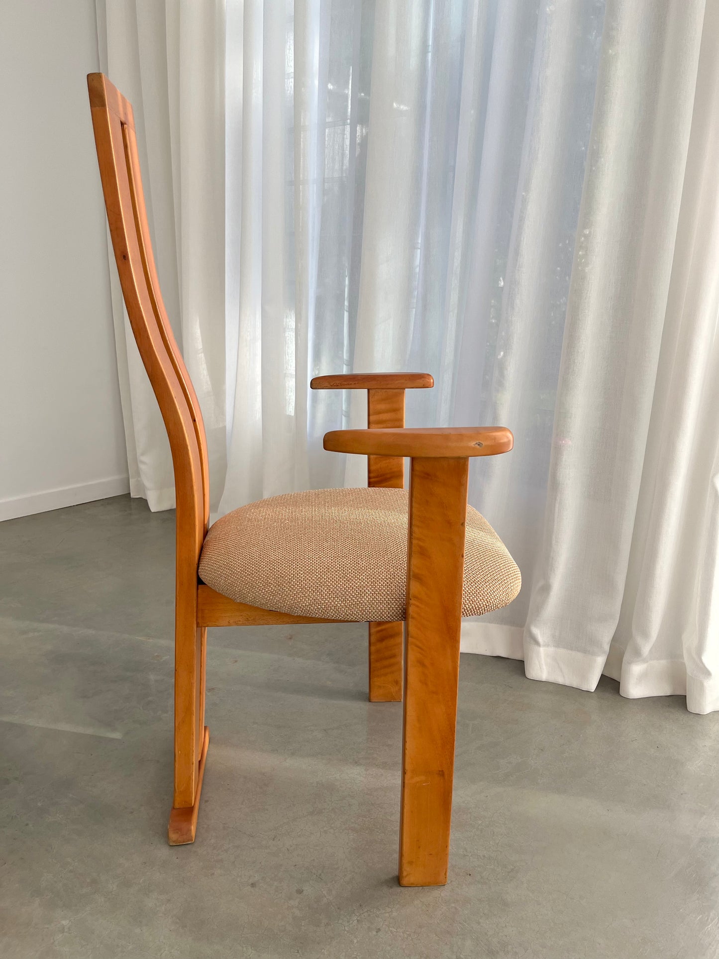 - Vintage Wavy High Back Chair