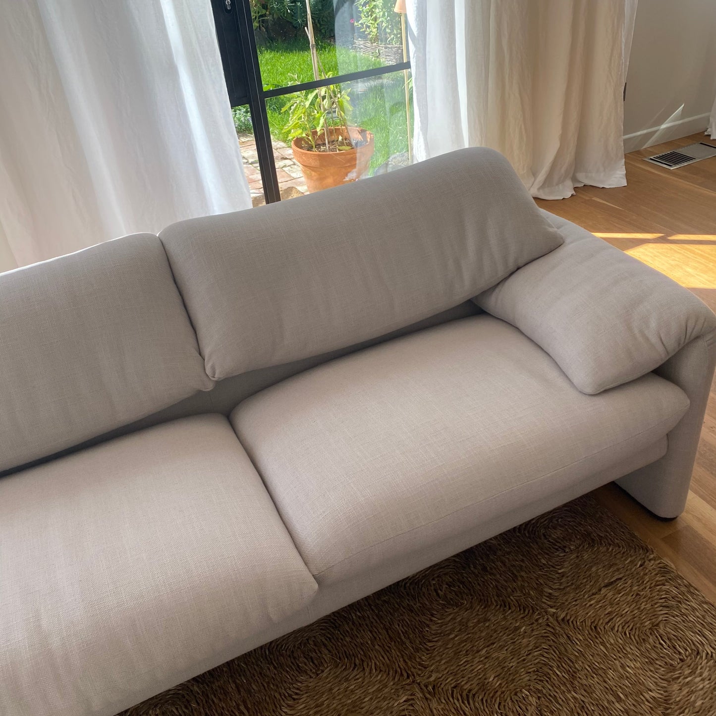 - 675 Maralunga Three Seater Sofa Vico Magistretti for Cassina