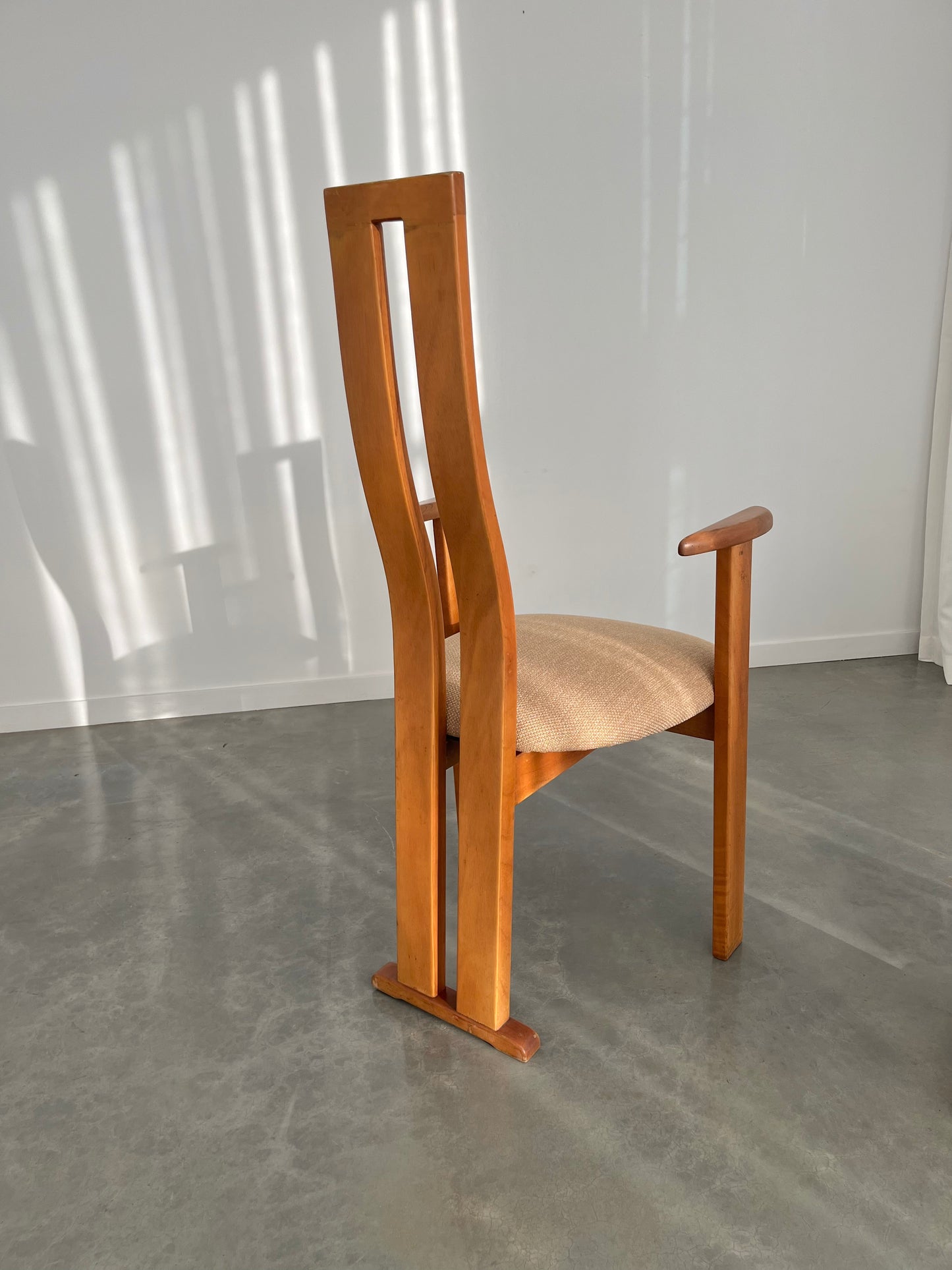 - Vintage Wavy High Back Chair