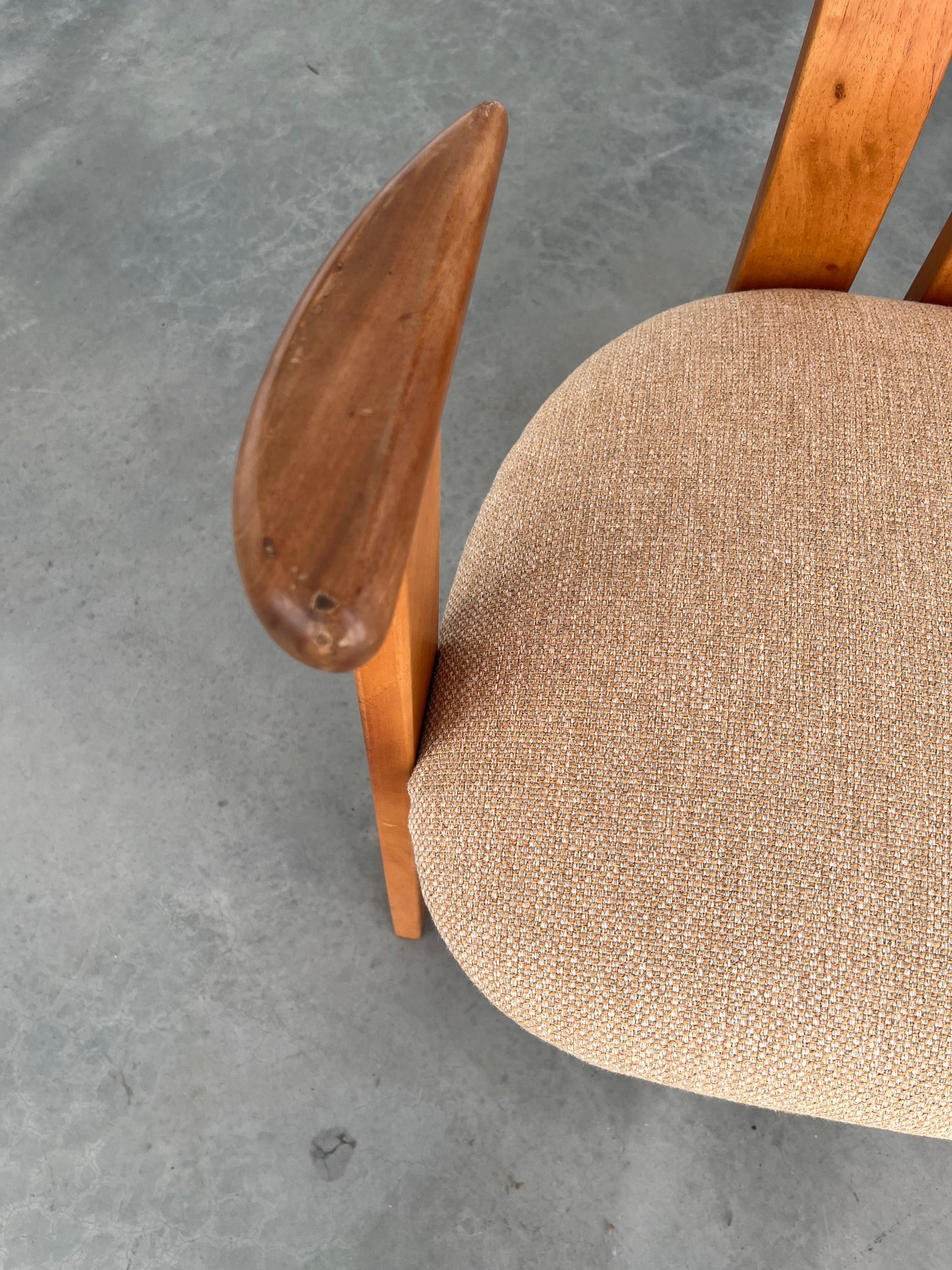 - Vintage Wavy High Back Chair