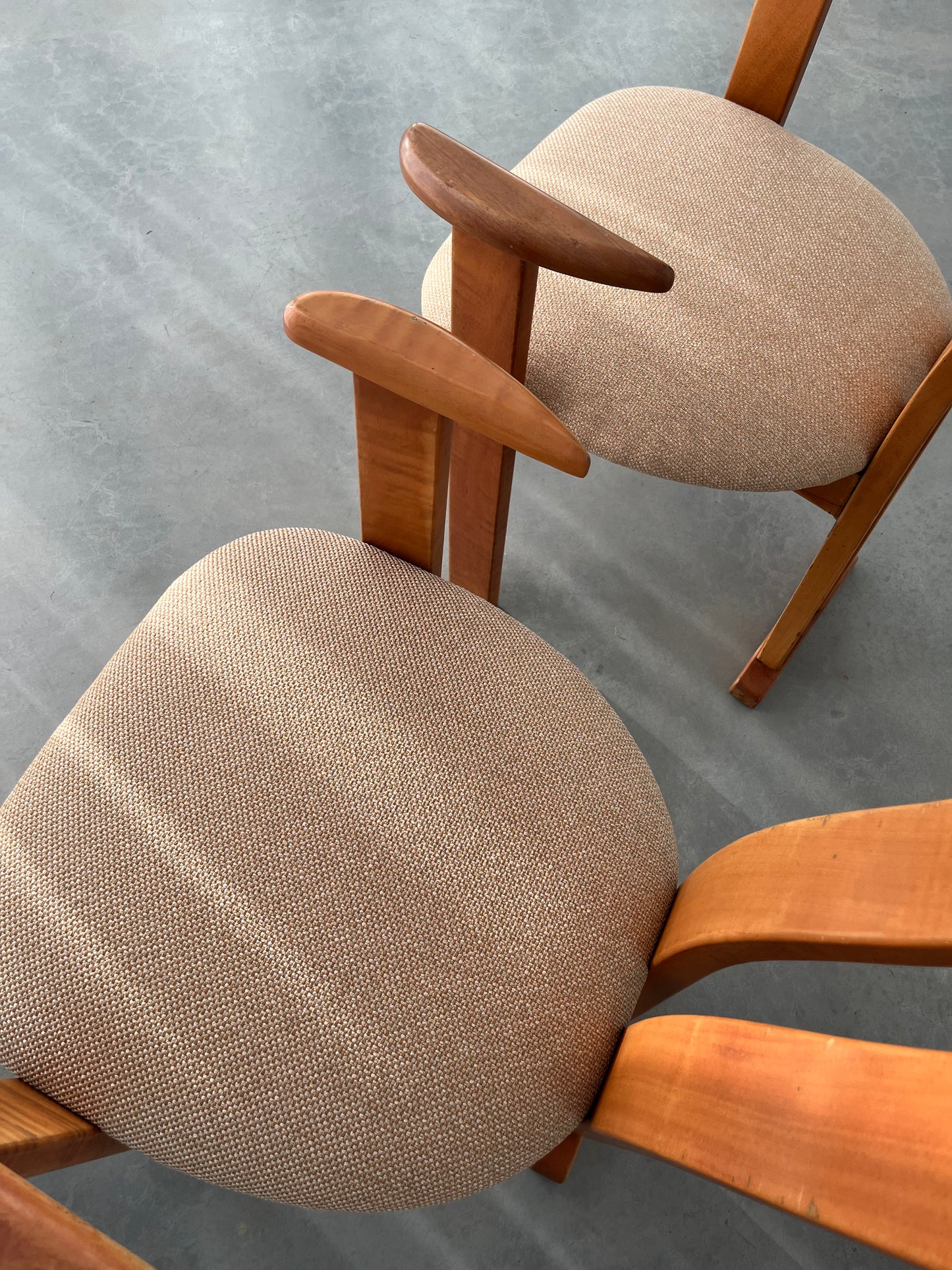 - Vintage Wavy High Back Chair