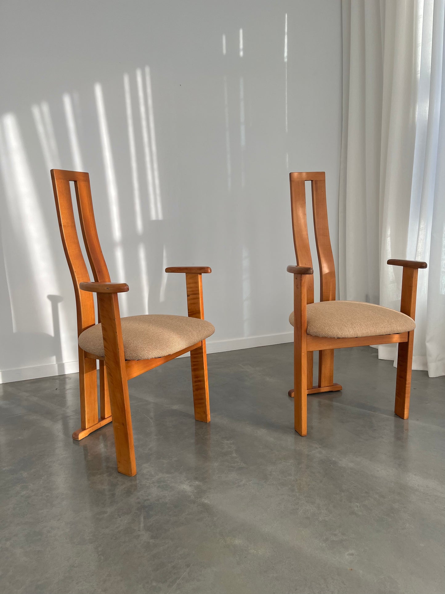 - Vintage Wavy High Back Chair