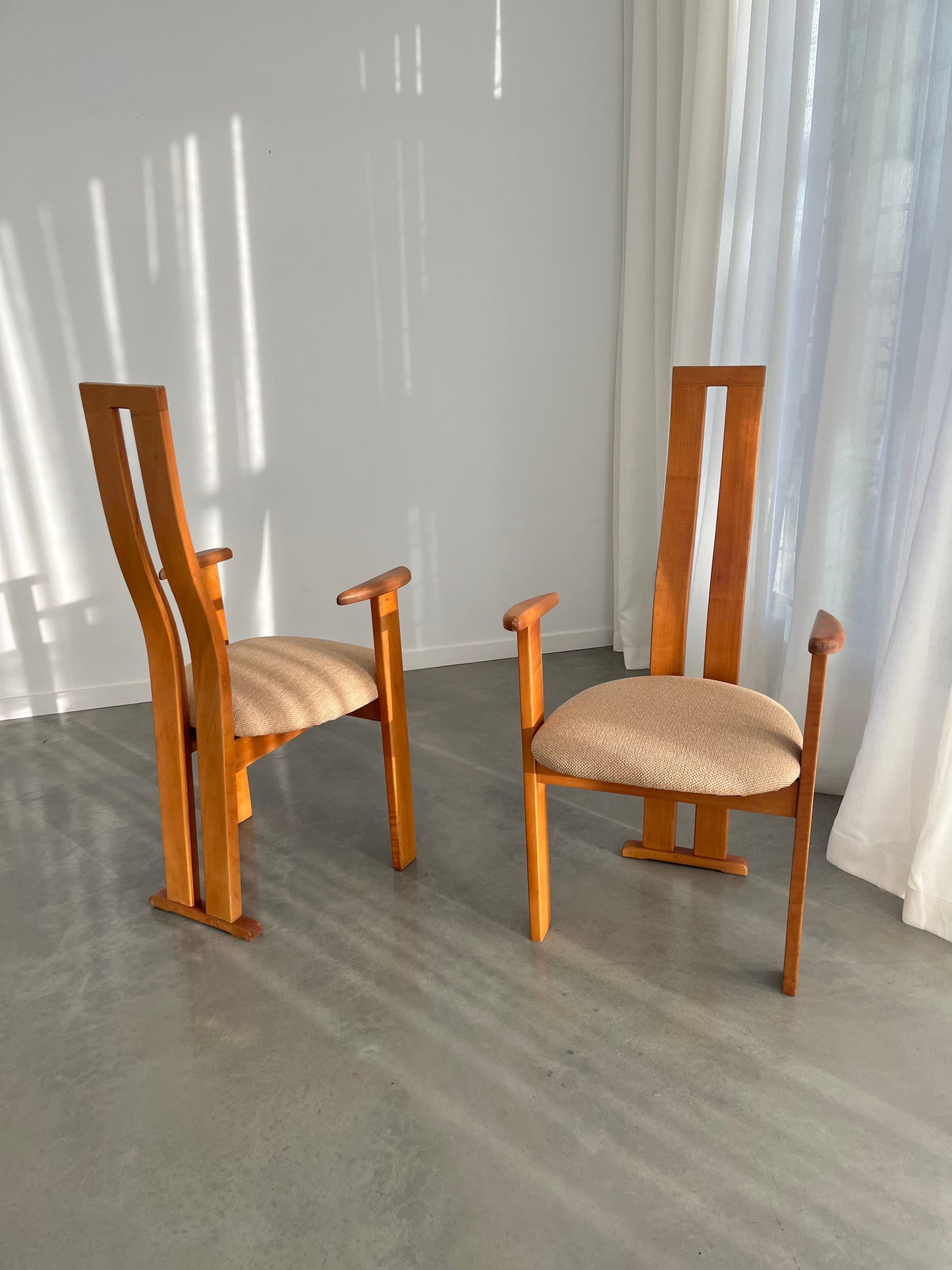 - Vintage Wavy High Back Chair