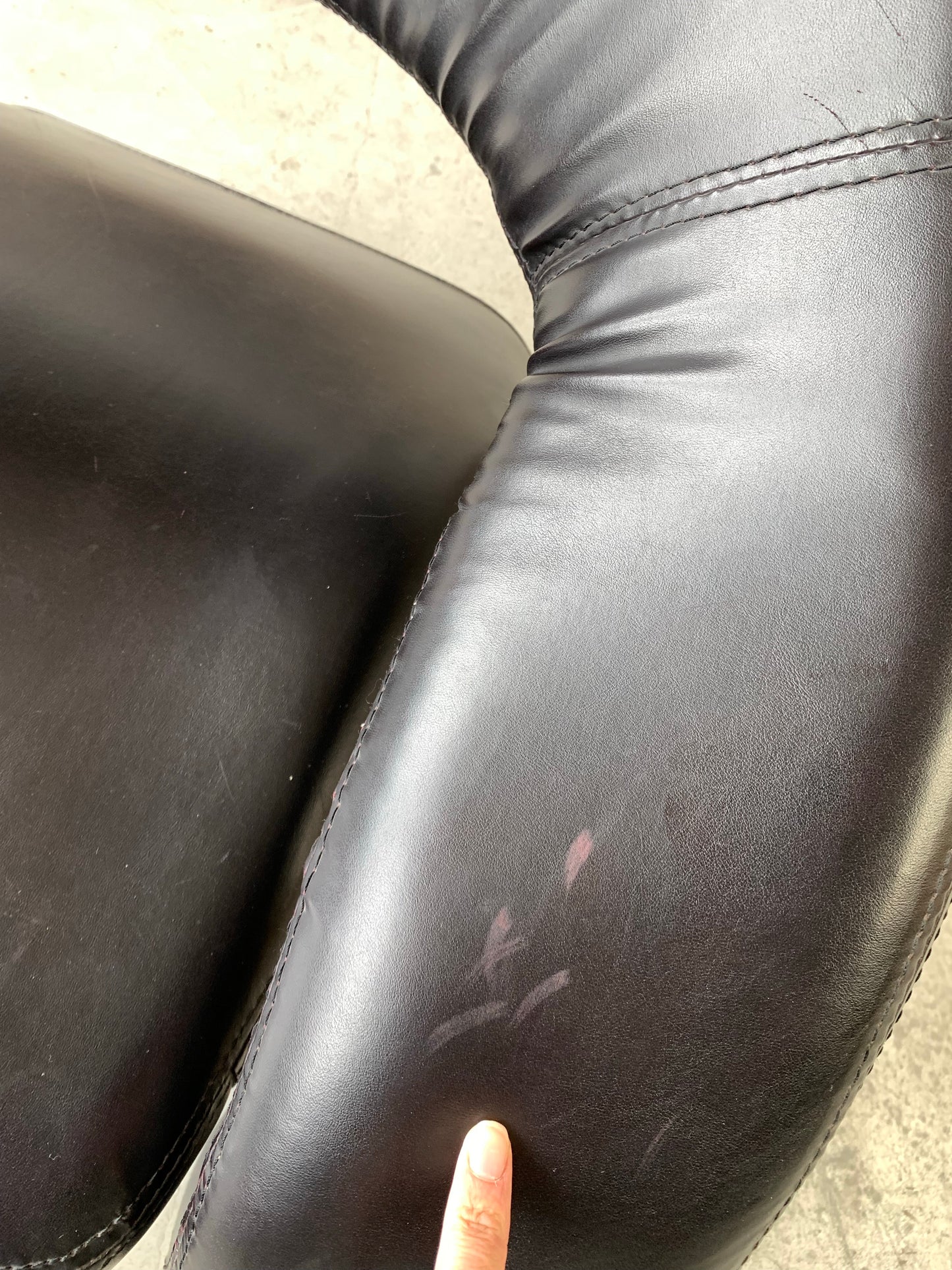 Jaymar Tongue Chair, Canada