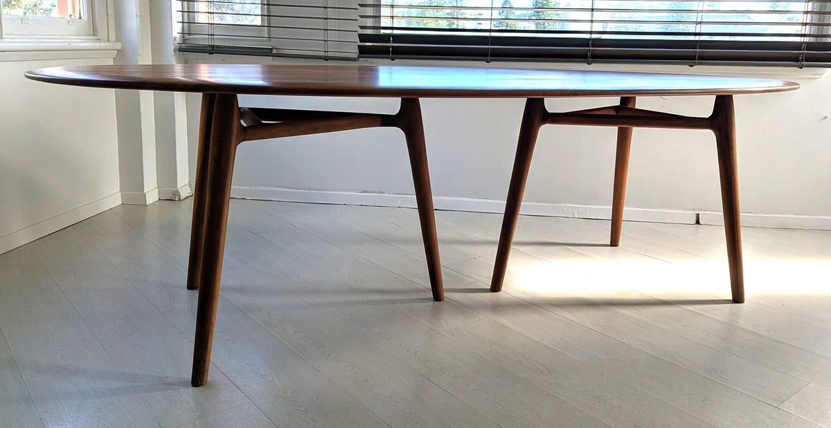 Oval Solo Dining Table by Neri & Hu