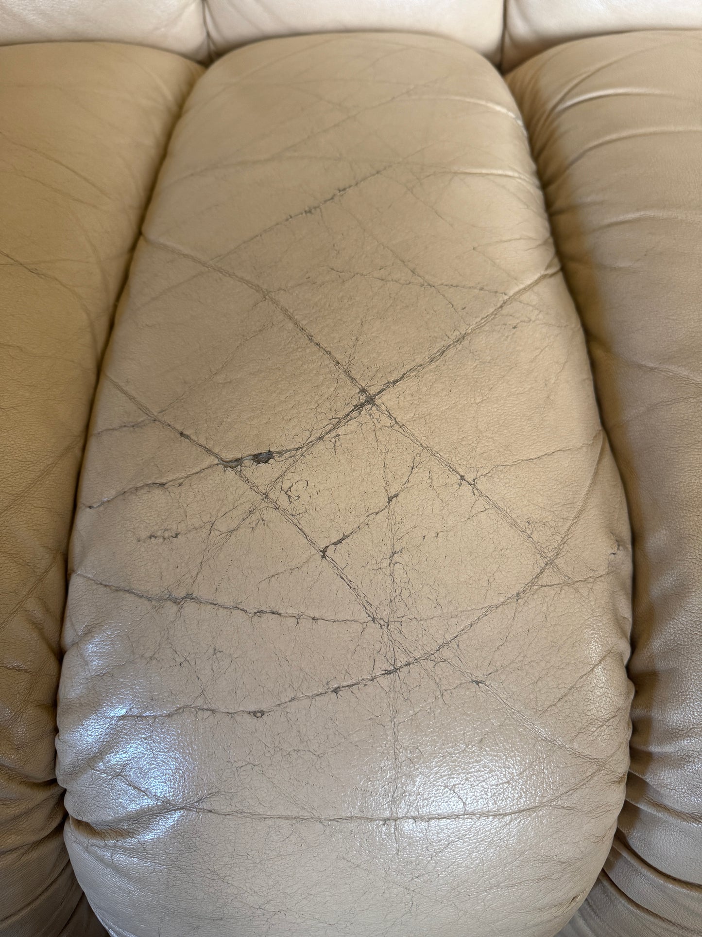 Peachy Cream Leather Sectional Sofa in the Style of De Sede