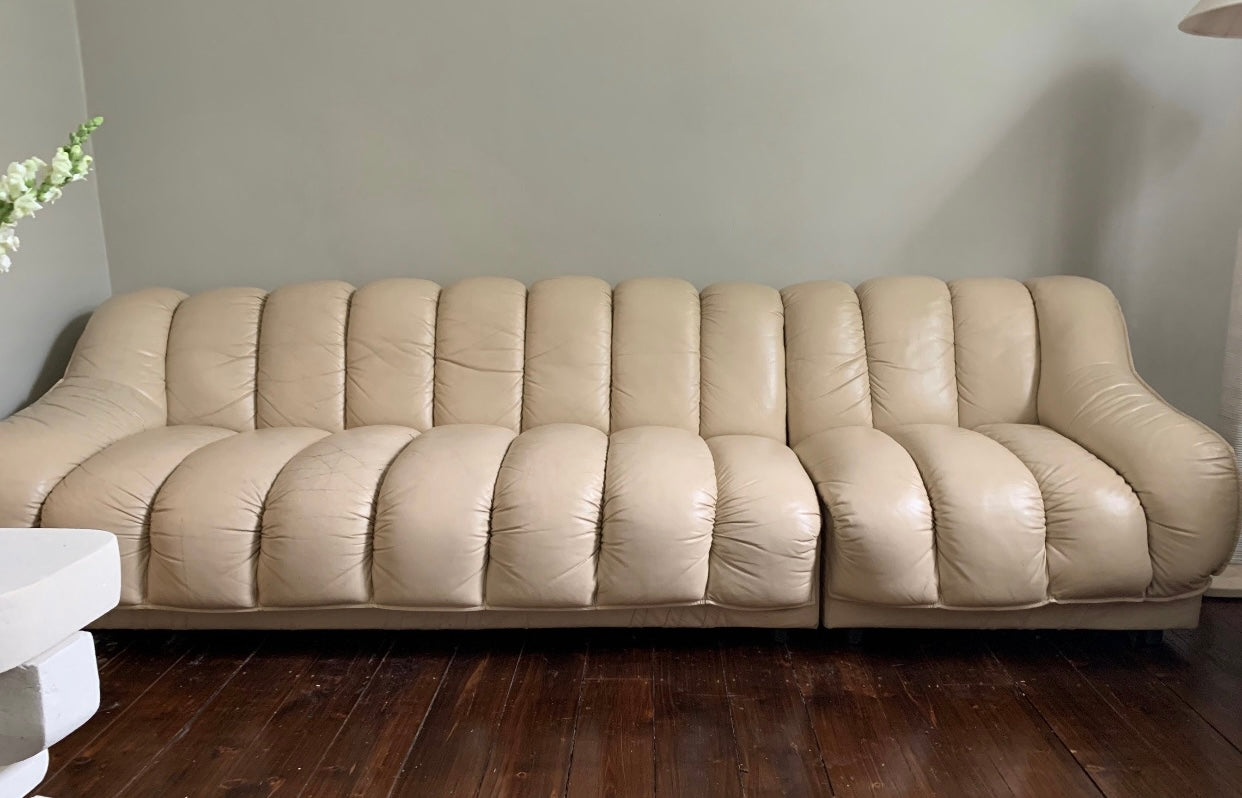 Peachy Cream Leather Sectional Sofa in the Style of De Sede