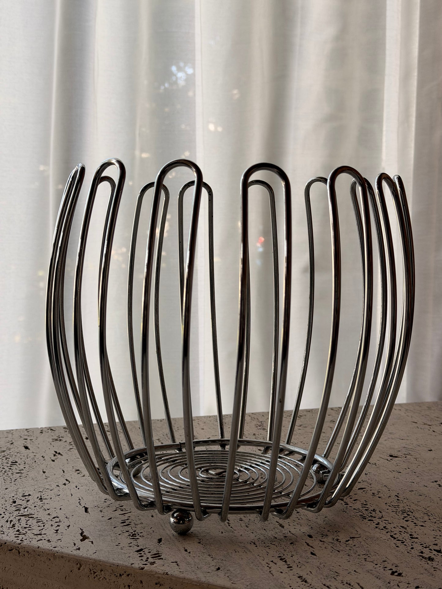 Sculptural Wire Fruit Bowl / Basket
