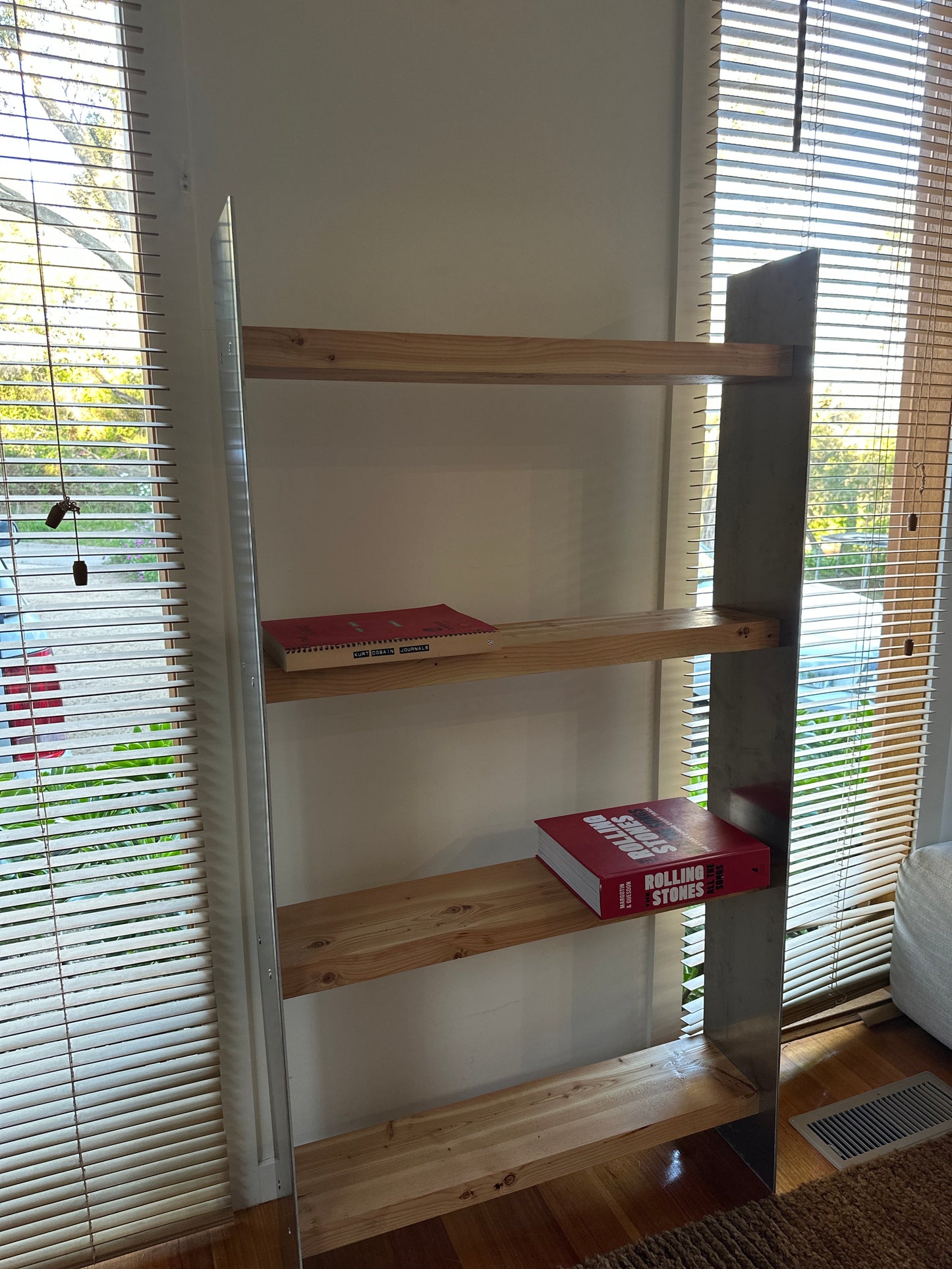 Aluminium + Oregon Shelf