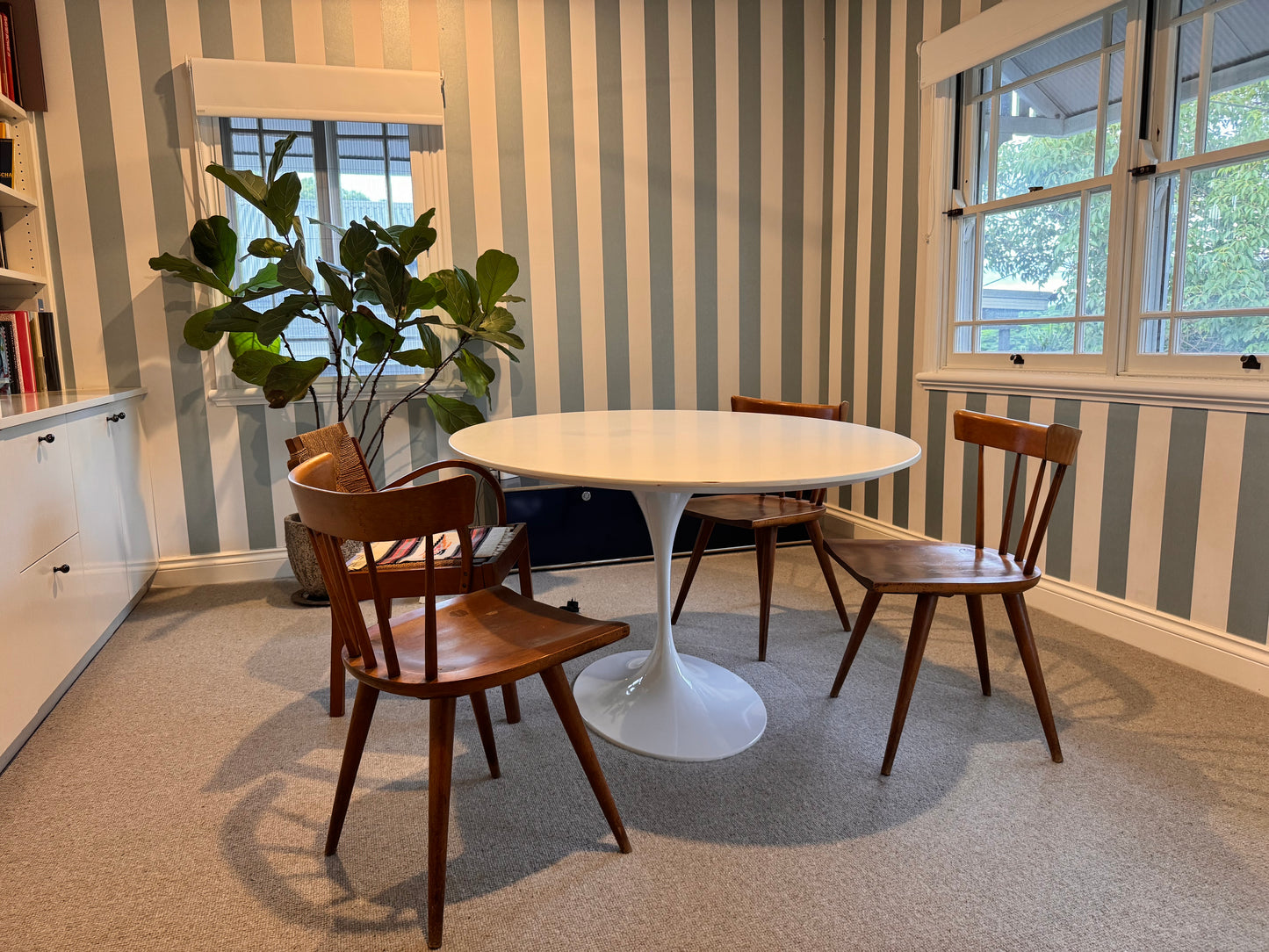 Eero Saarinen Tulip Table for Knoll