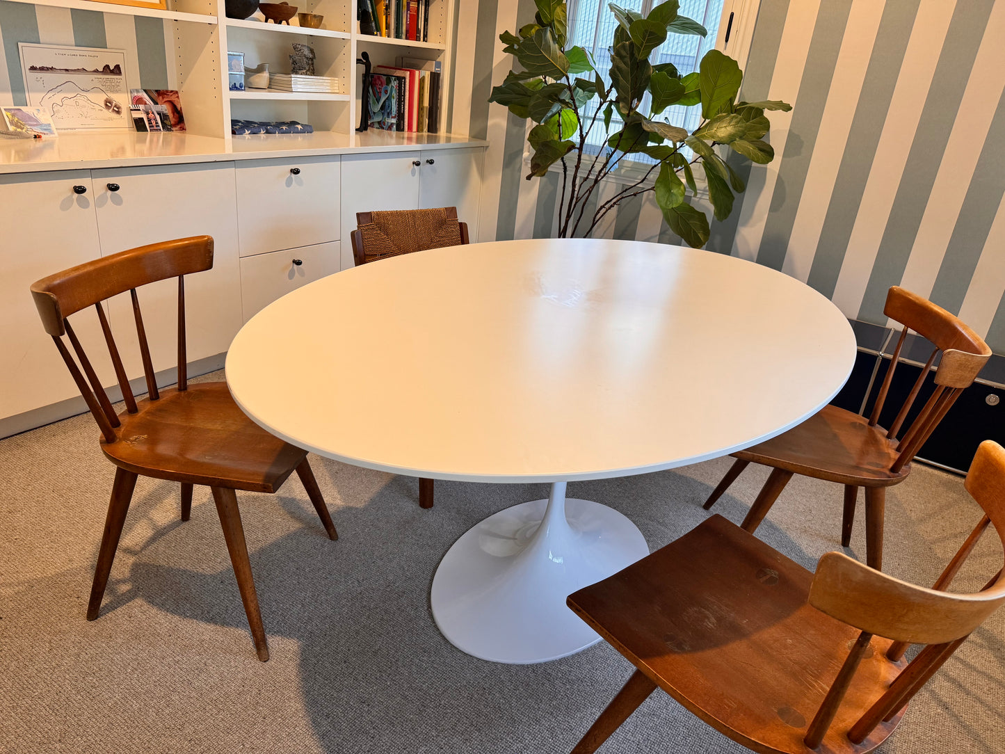 Eero Saarinen Tulip Table for Knoll