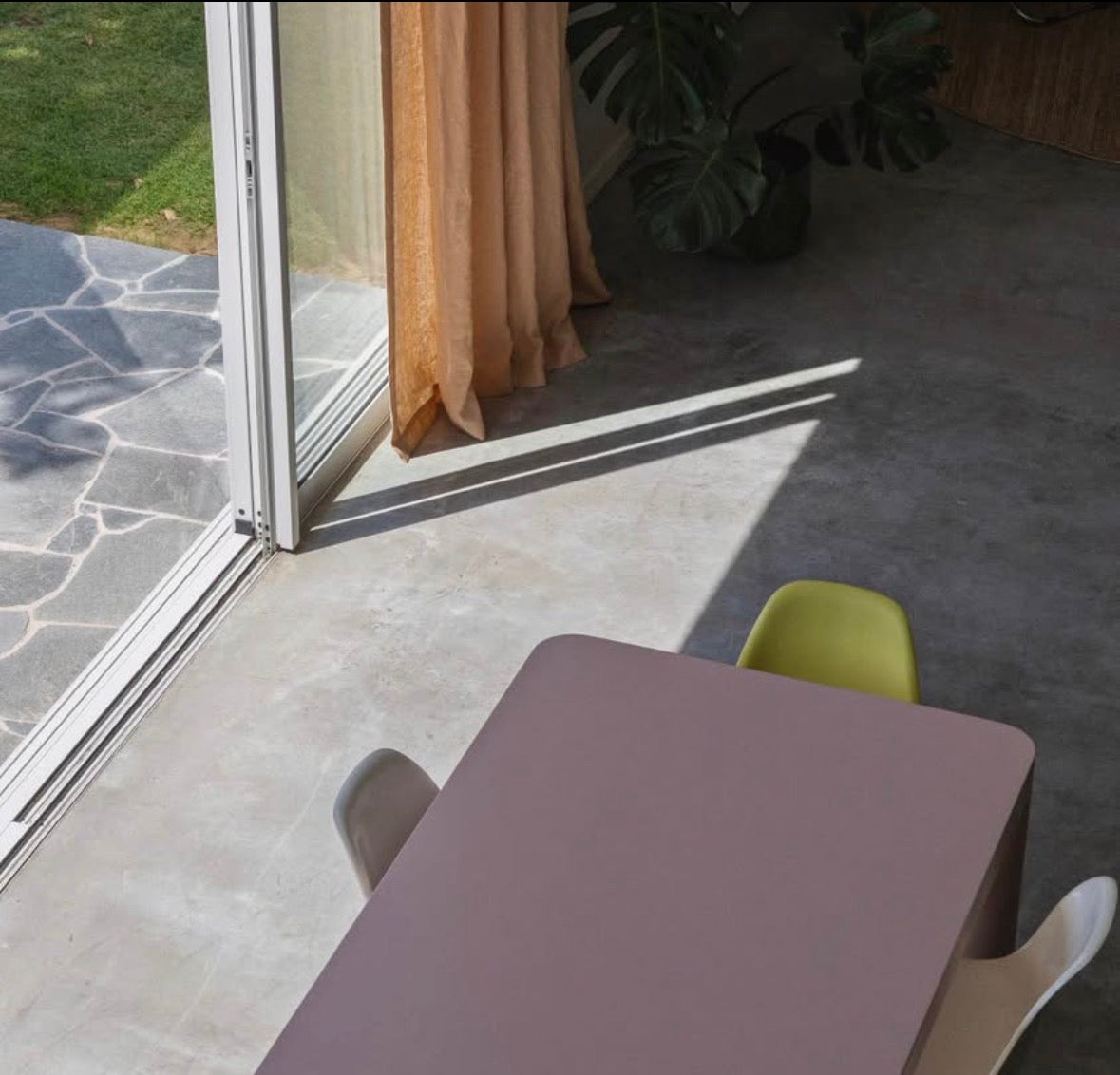 YUM Dining Table by Brothers Fearon - Dusty Pink