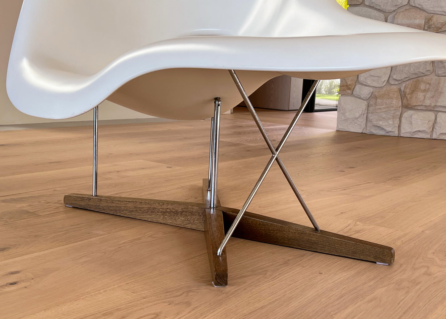 Eames La Chaise Chair