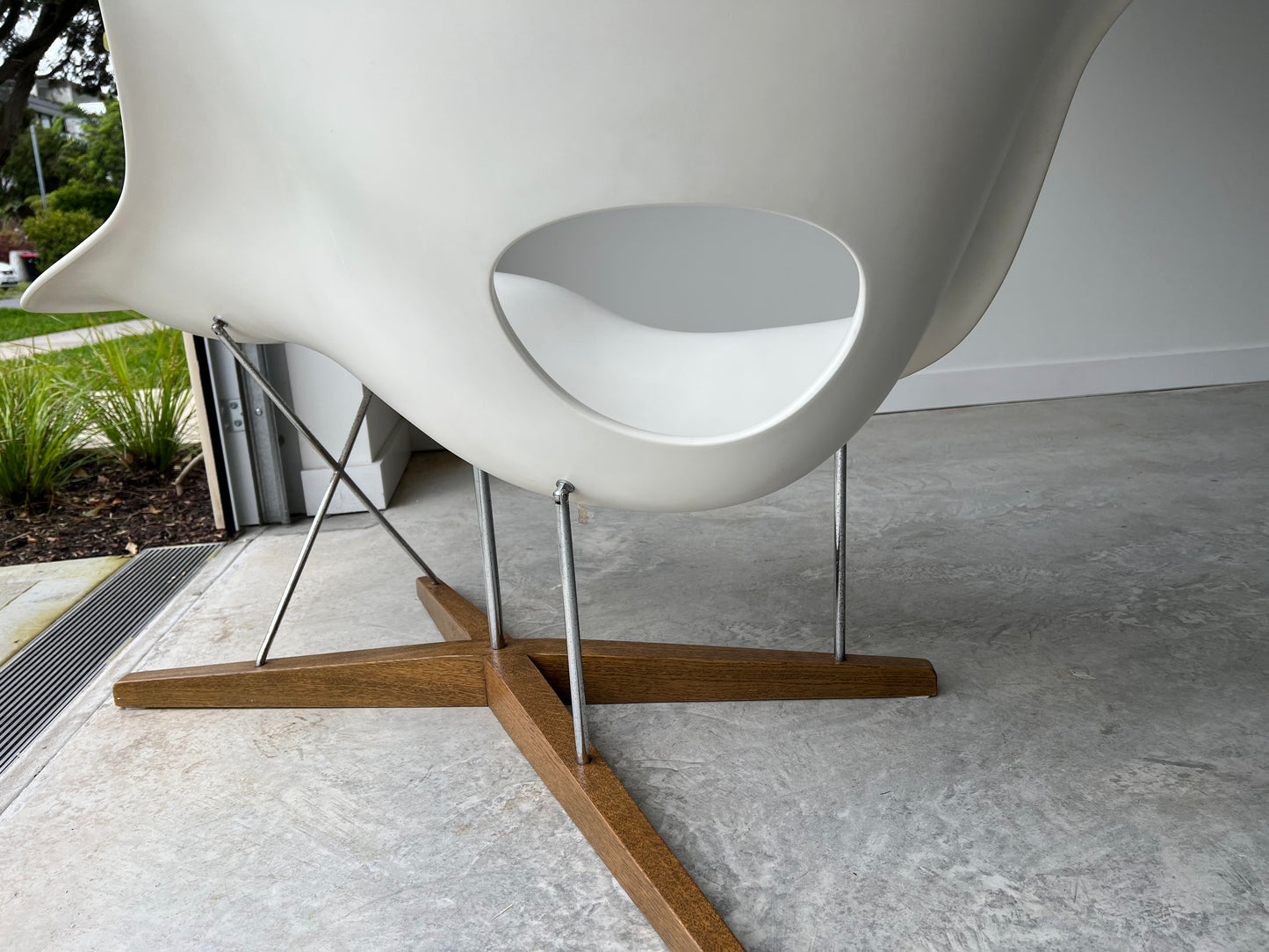 Eames La Chaise Chair