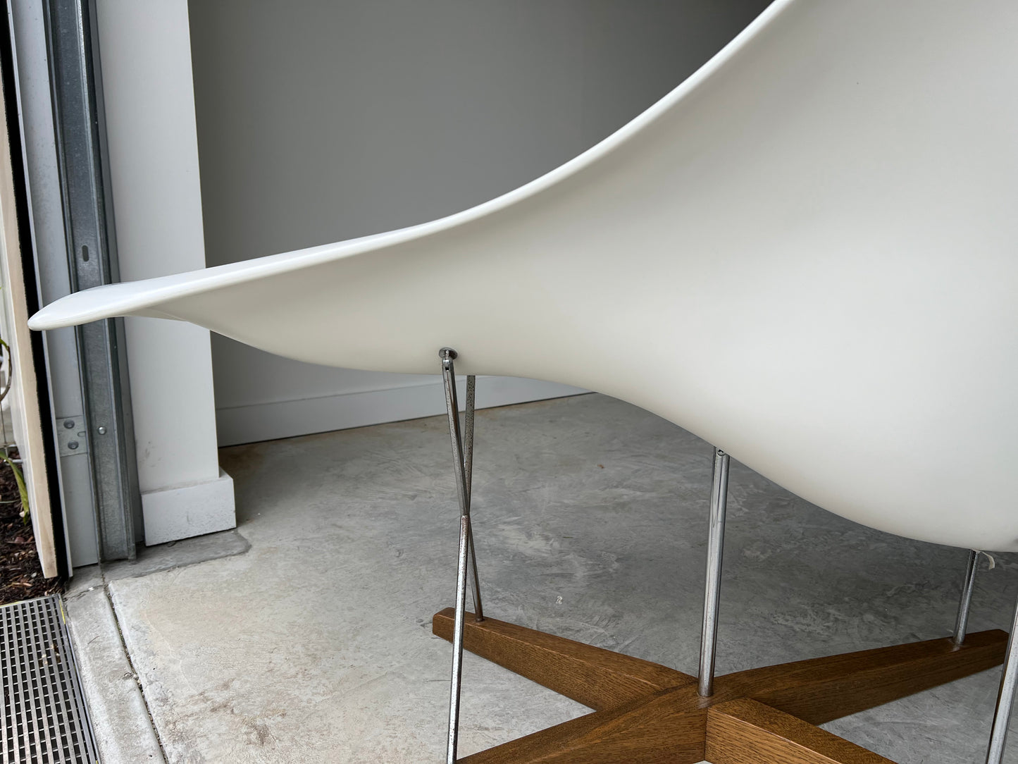 Eames La Chaise Chair
