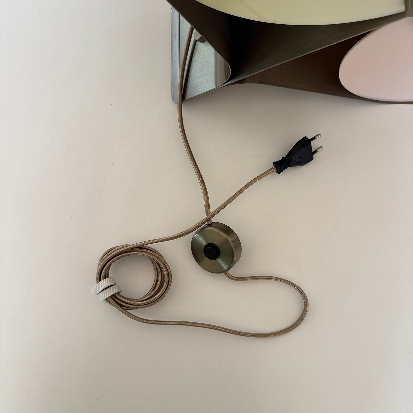 GUBI Coppia Table Lamp / Ivory & Blush