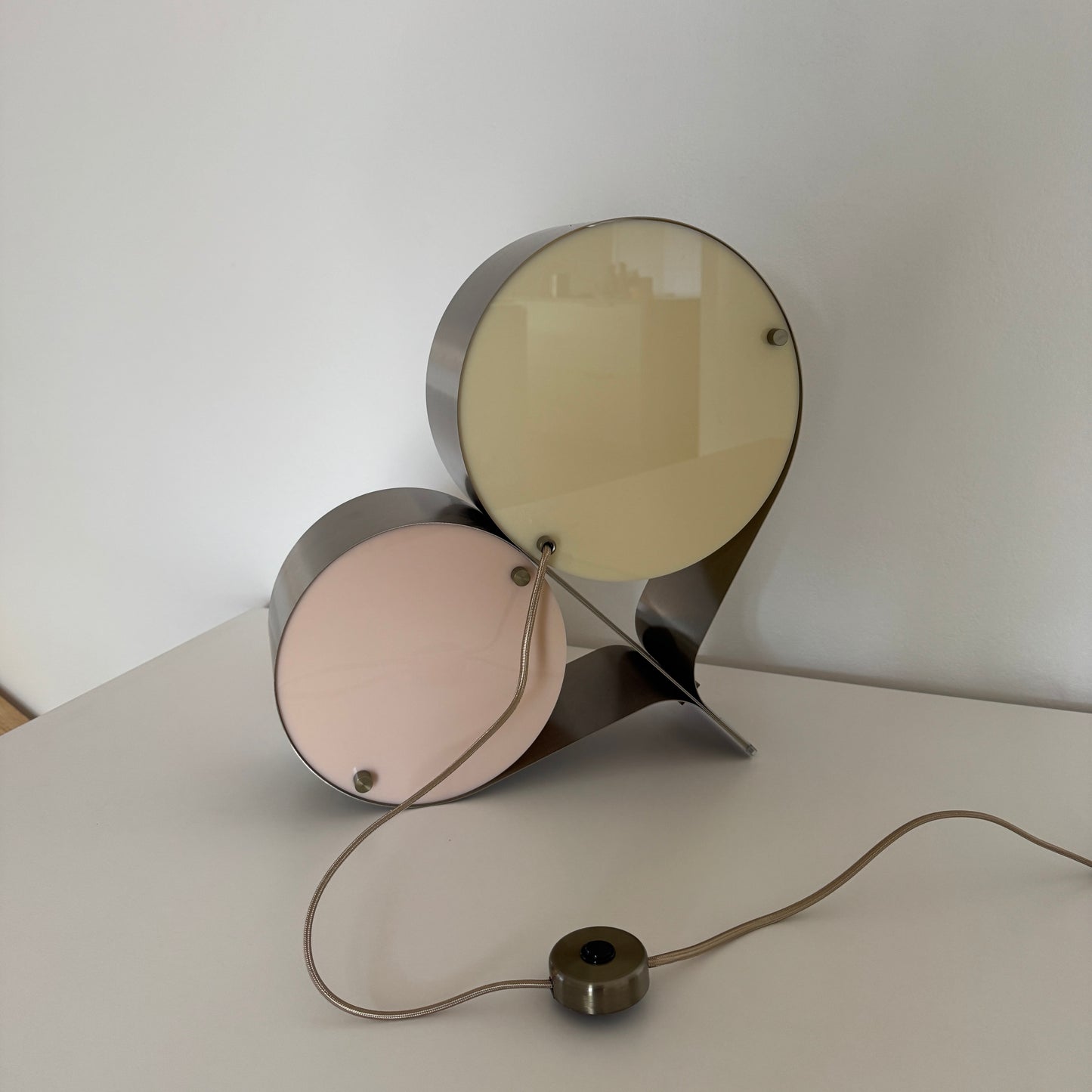 GUBI Coppia Table Lamp / Ivory & Blush