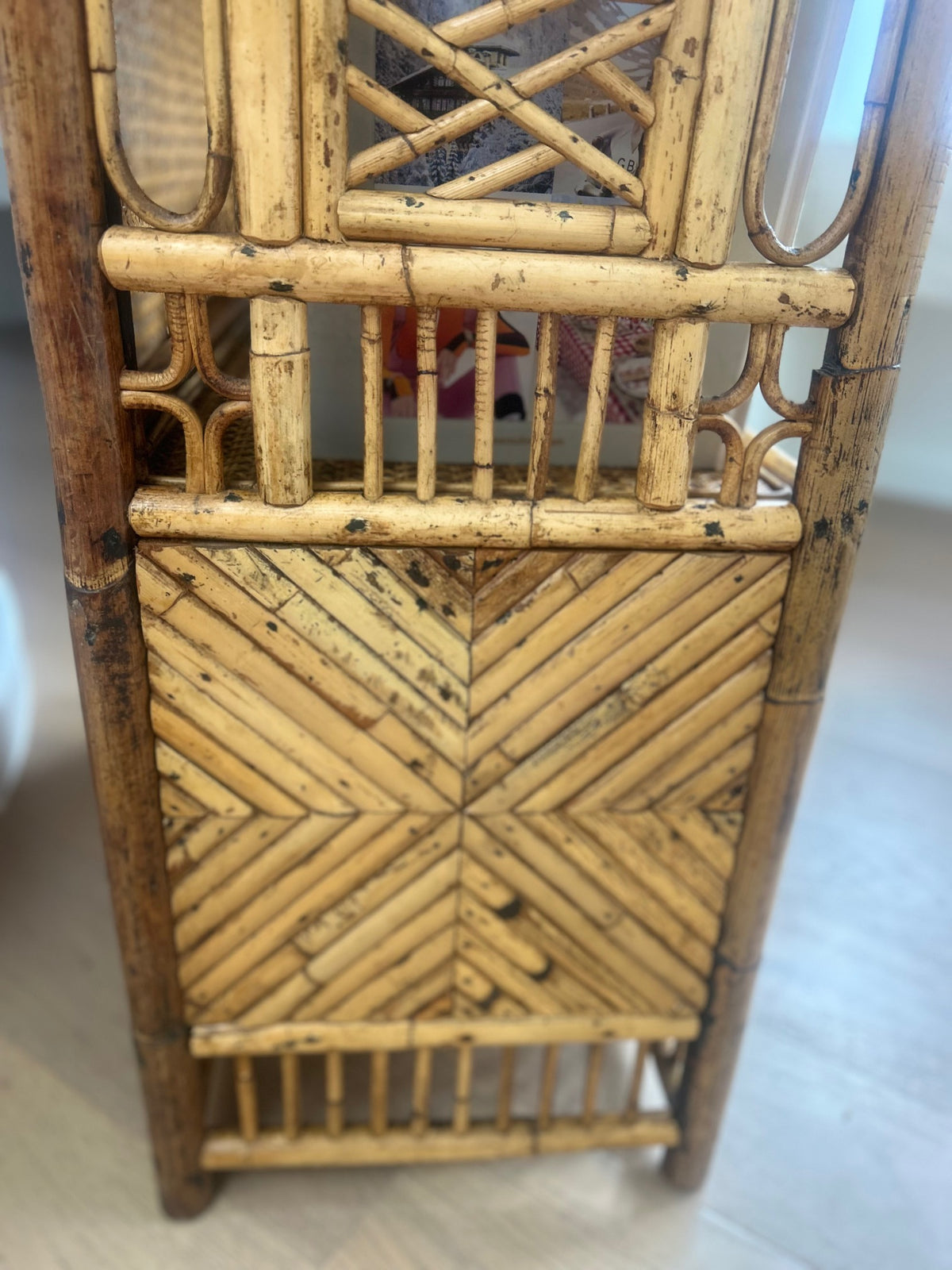 Vintage Chinoiserie Bamboo & Cane Pagoda Étagère