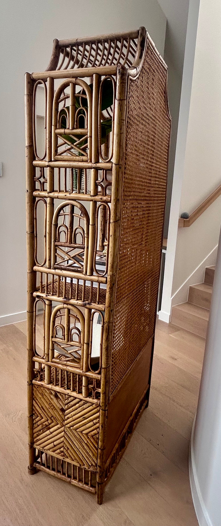 Vintage Chinoiserie Bamboo & Cane Pagoda Étagère