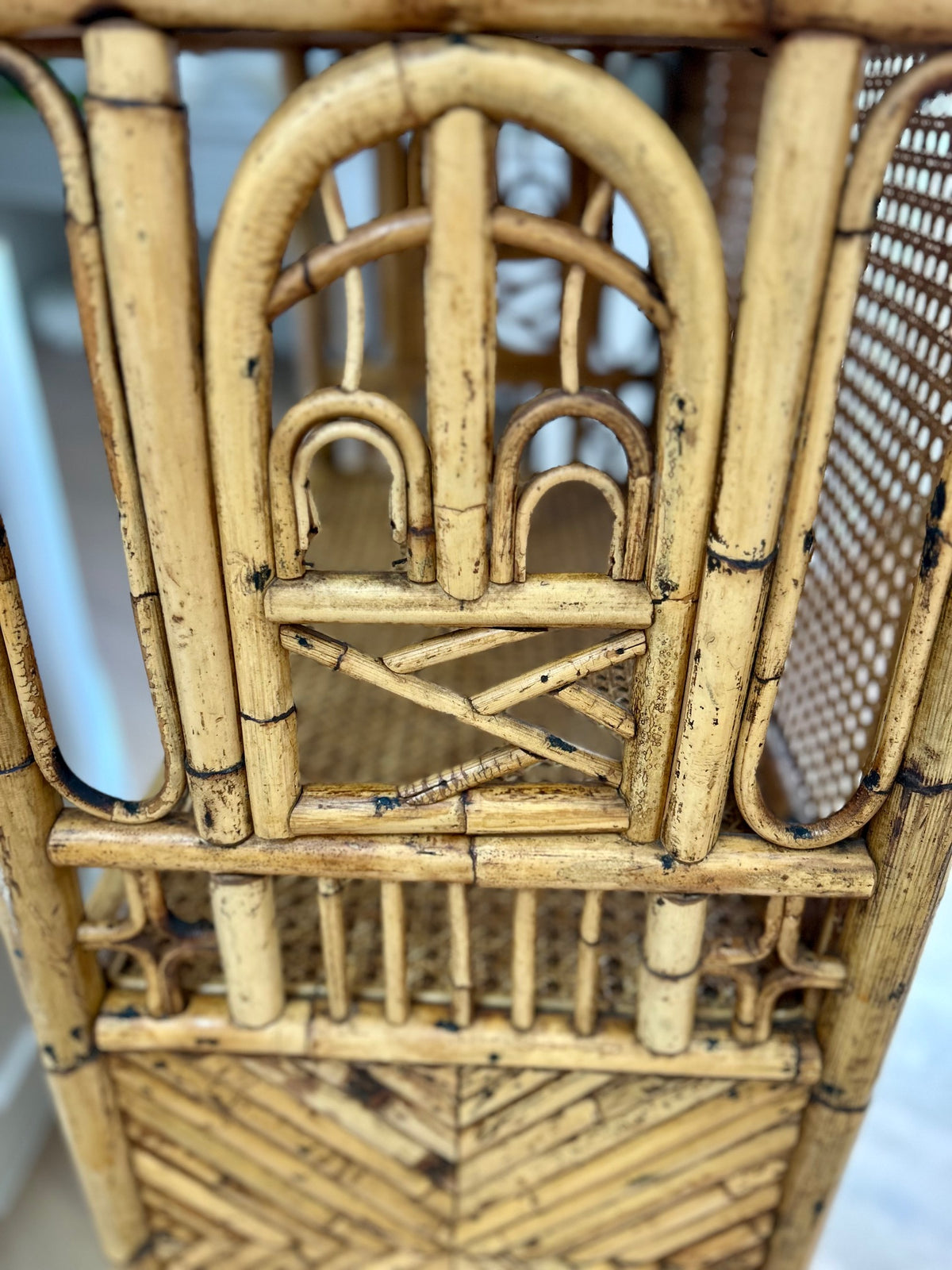 Vintage Chinoiserie Bamboo & Cane Pagoda Étagère