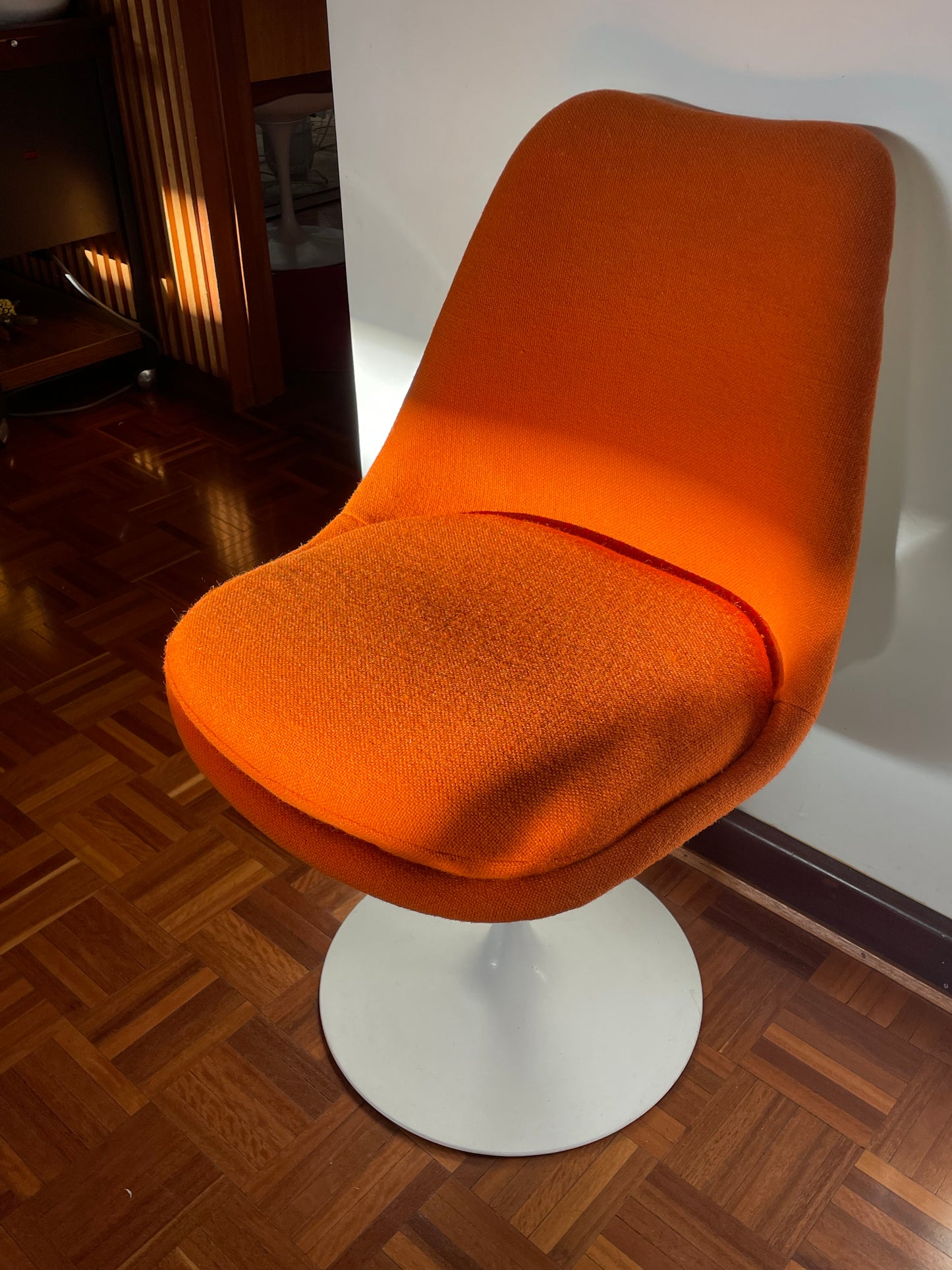 Set of 5 Knoll Tulip Chairs by Eero Saarinen