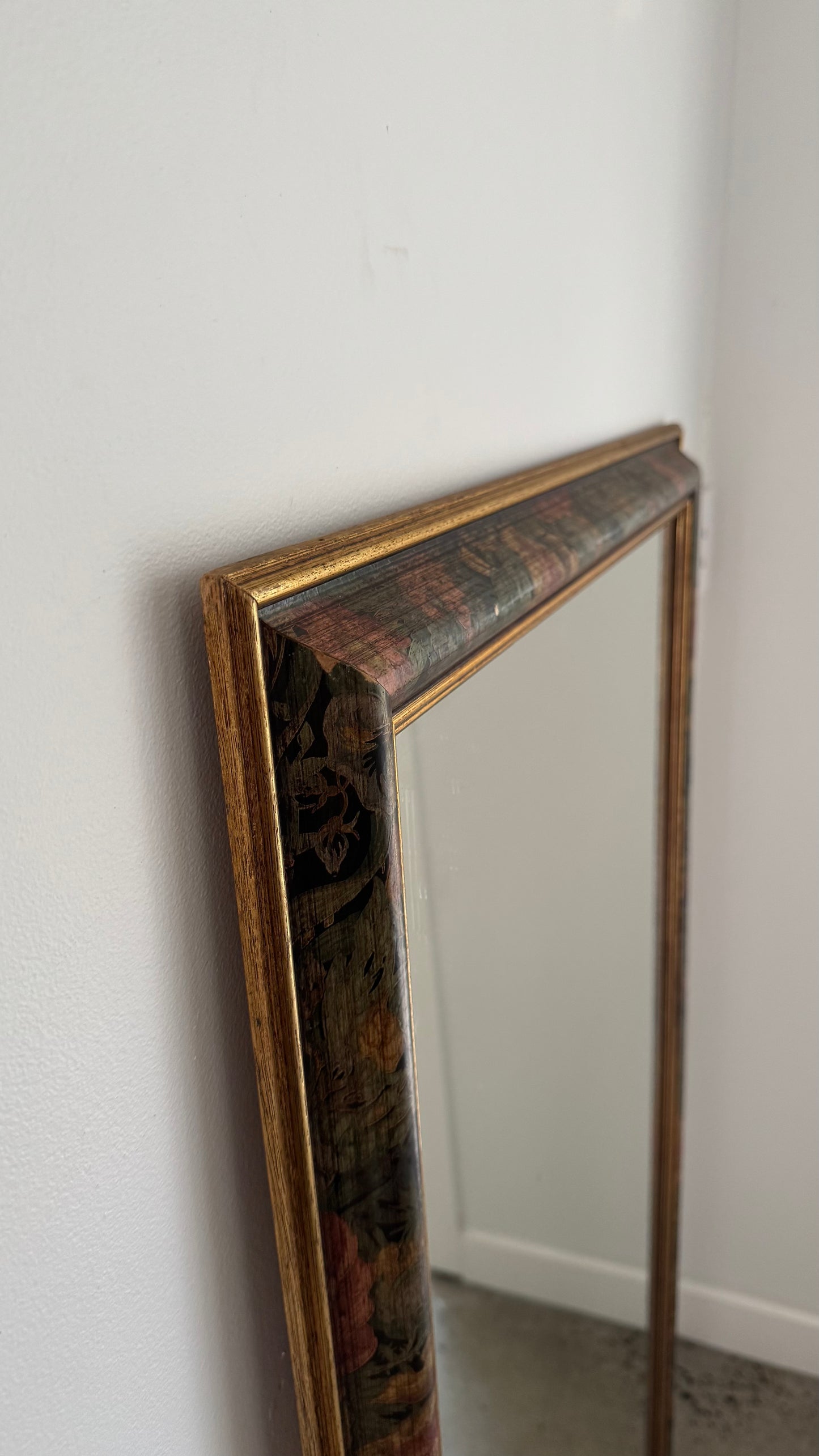 Vintage Floral Motif Mirror