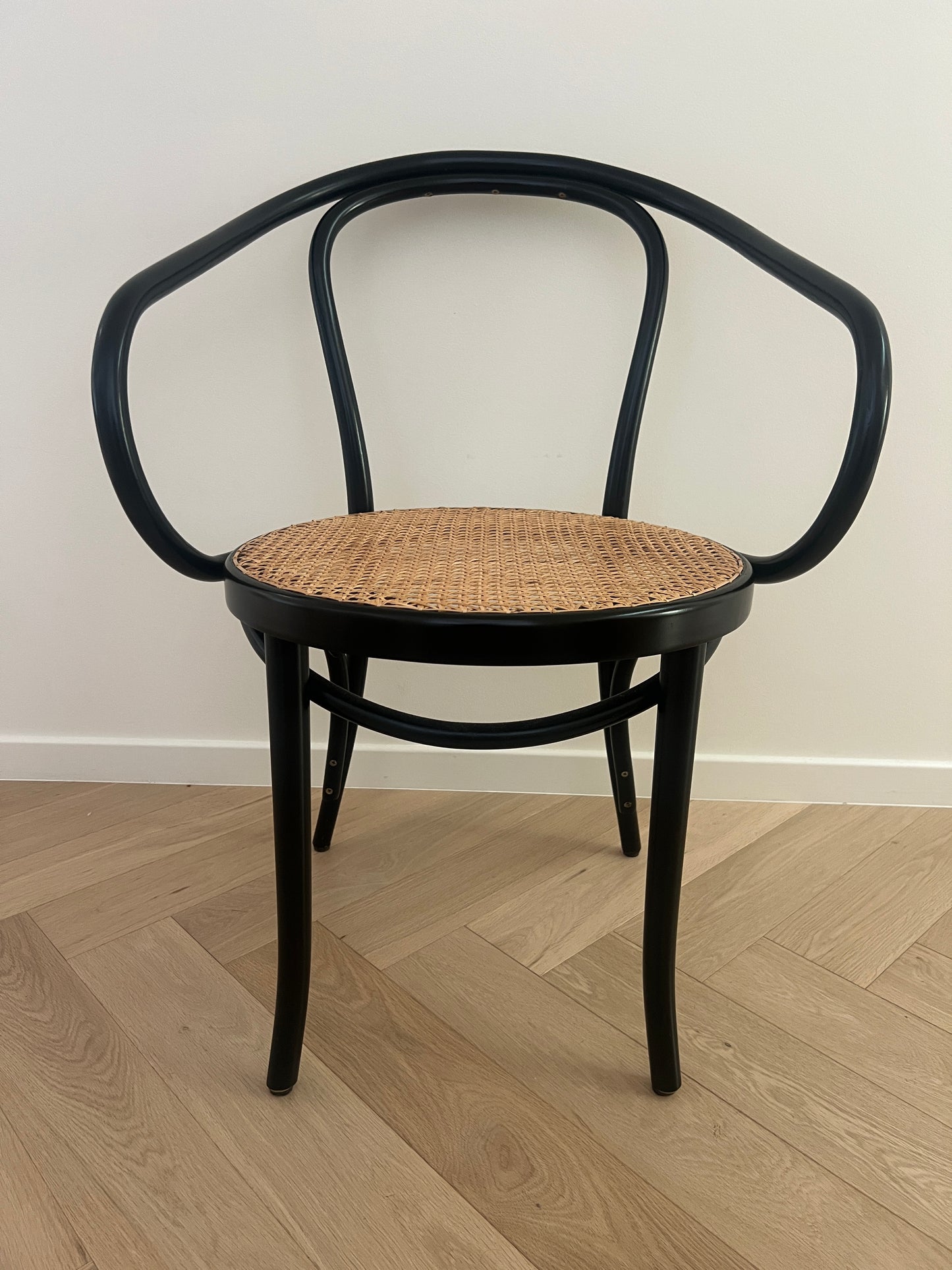Set of 8 Thonet No. B9 Le Corbusier Cane Chairs - Black