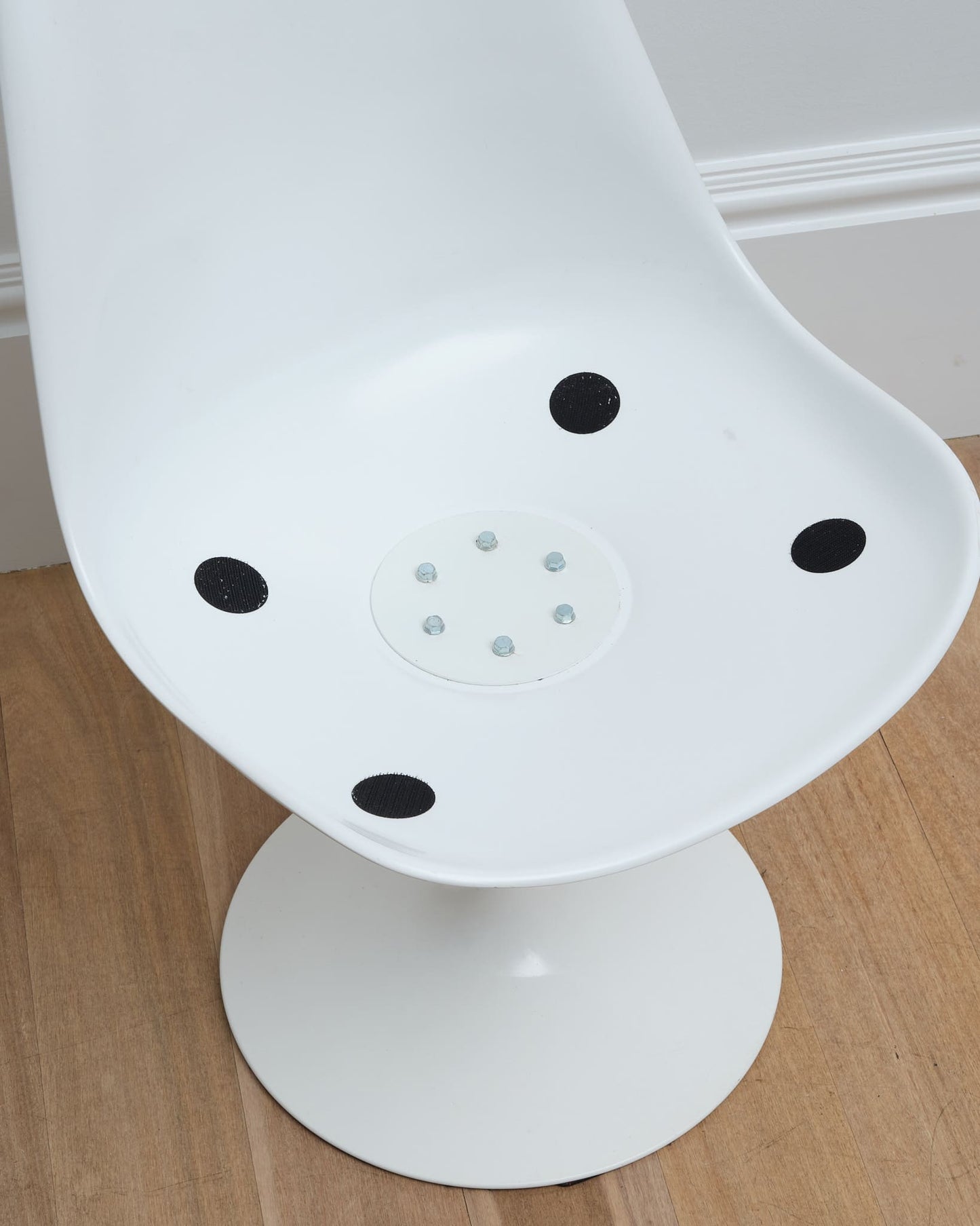 Eero Saarinen Tulip Side Chair